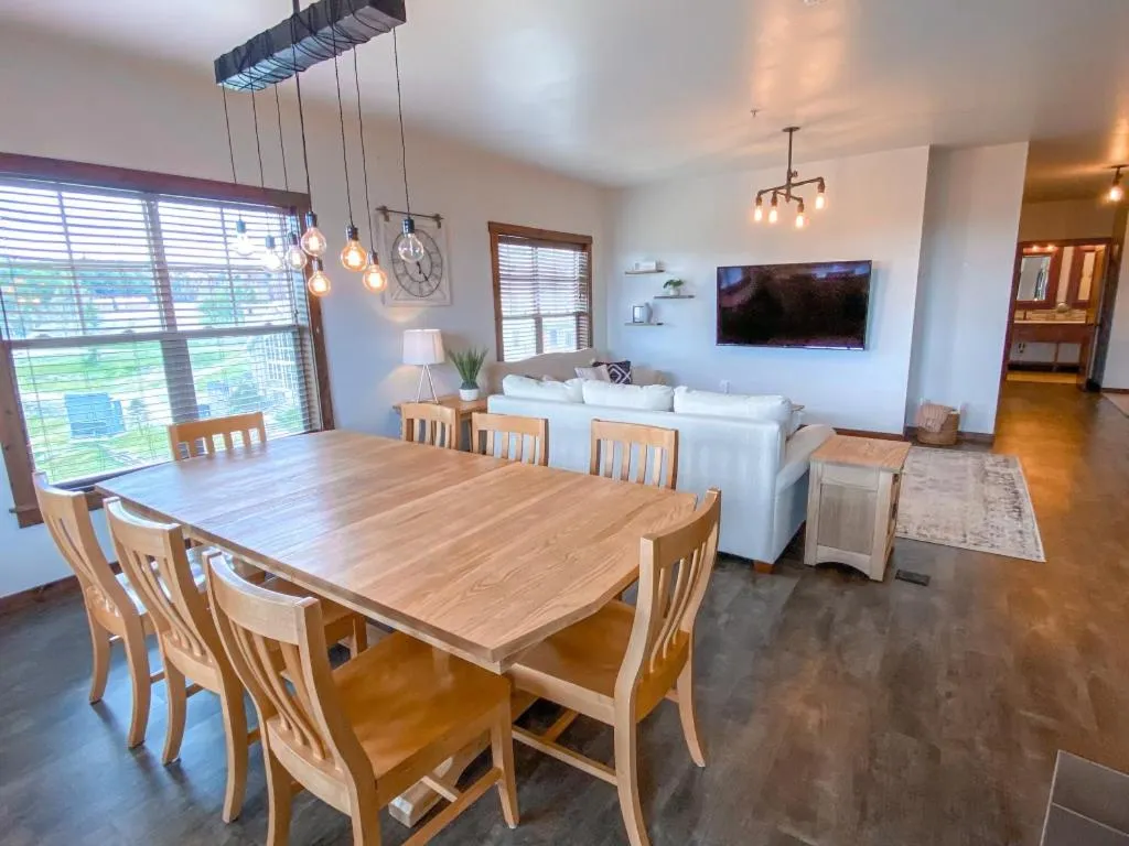 Living room in Remodeled Ski In-Out - 305 Soaring Eagle - Luxury!