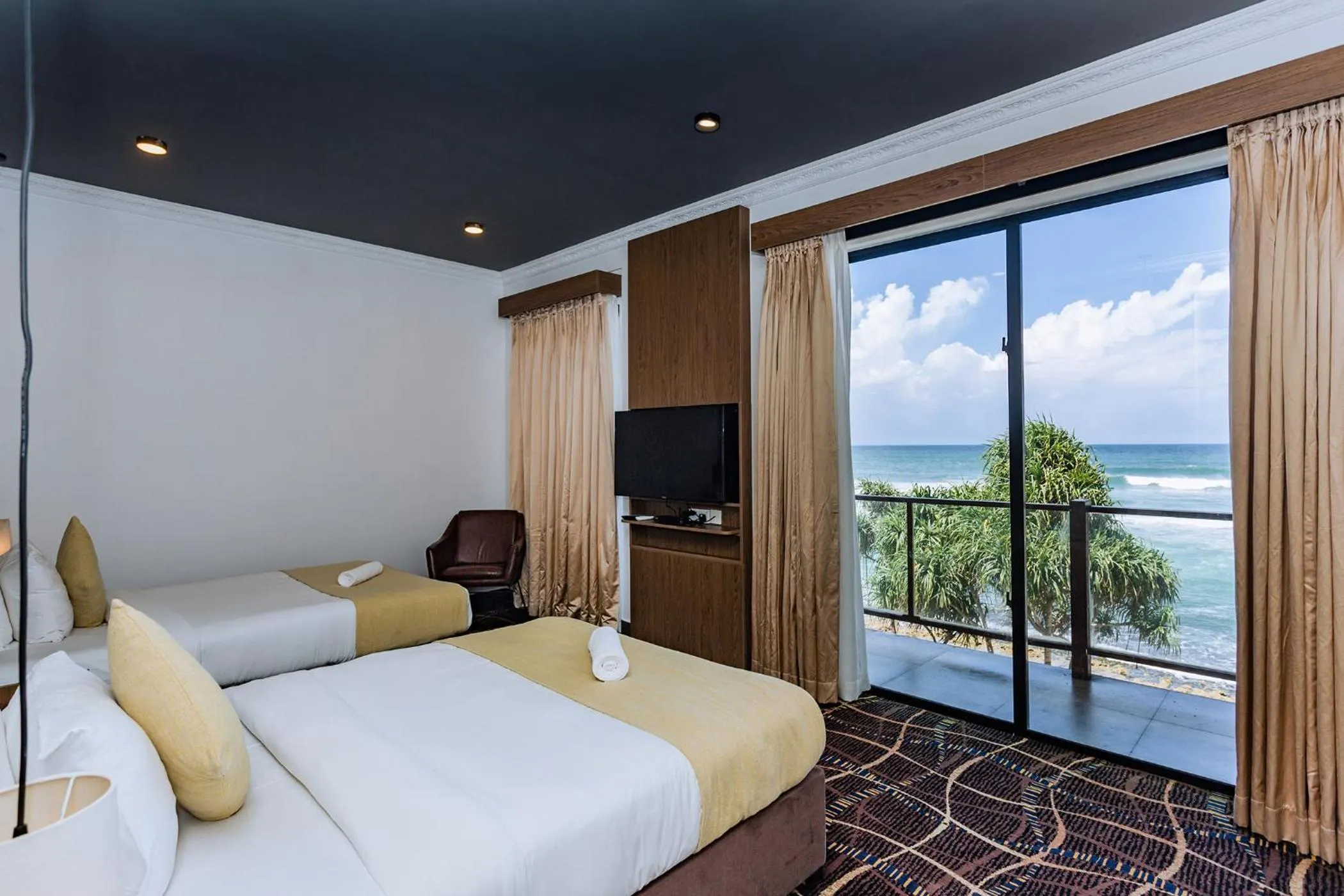 Sea view, Bed in Beach & Bliss Mirissa