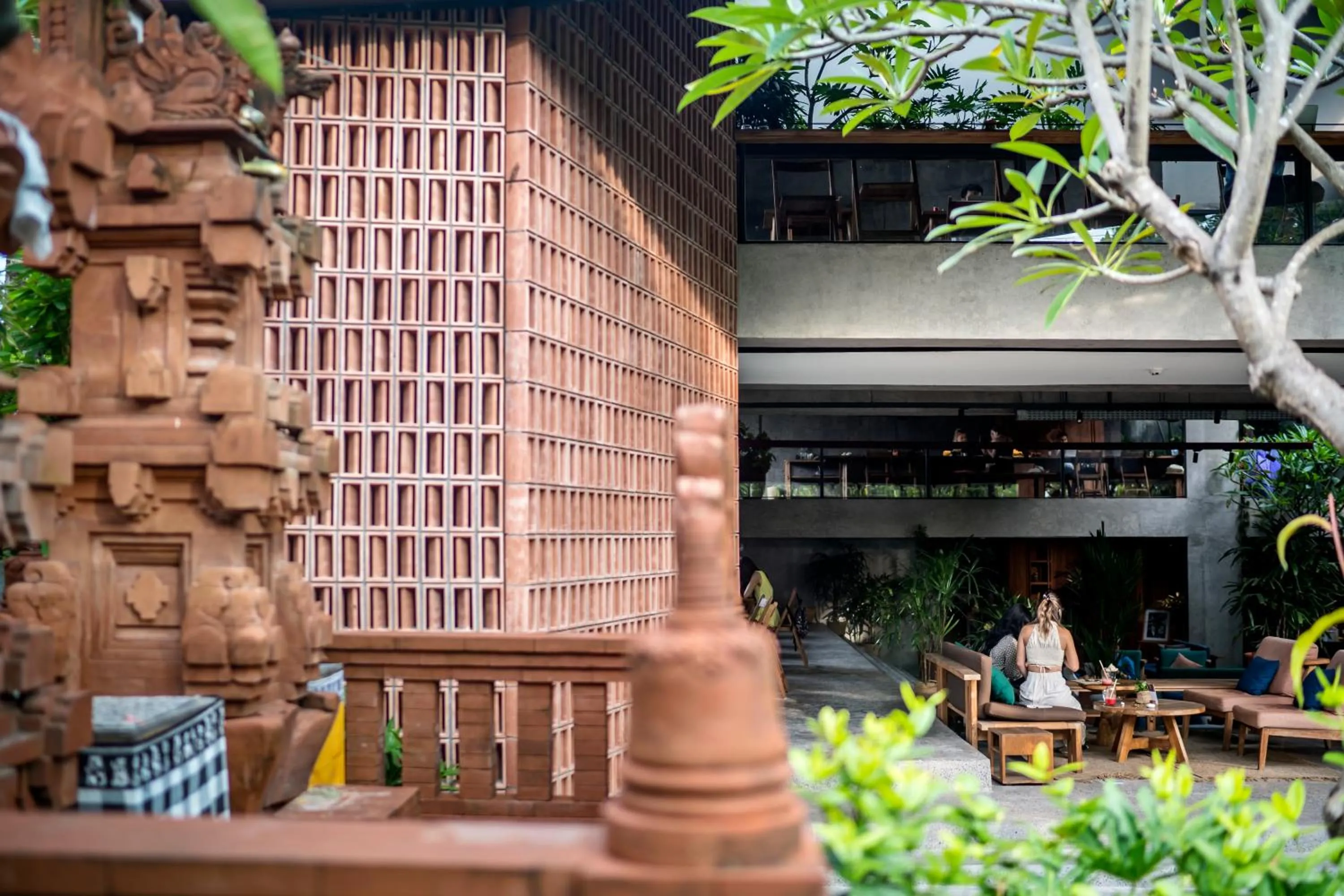 Restaurant/places to eat in Blossom Eco Luxe Villas by Ekosistem