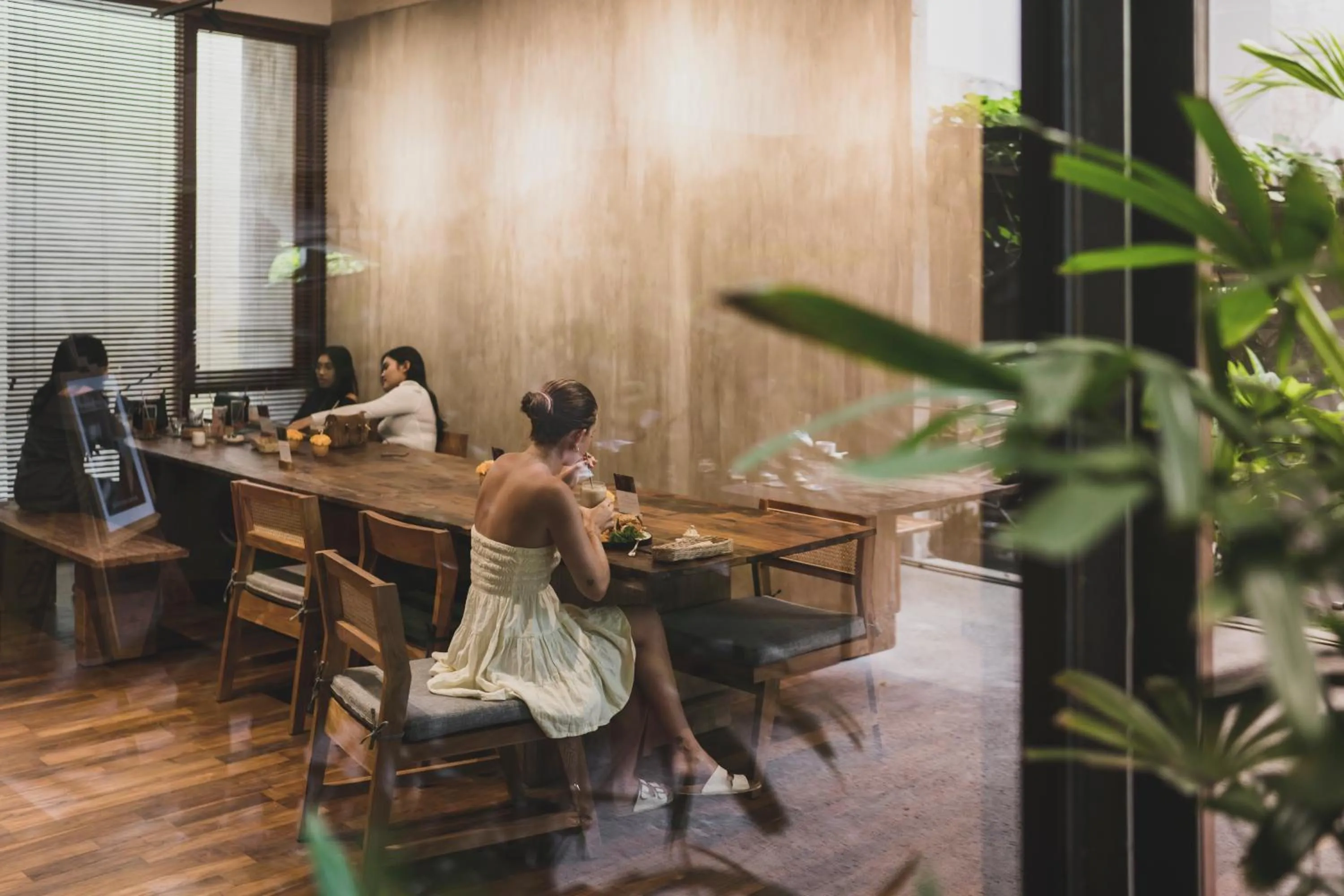 Restaurant/places to eat in Blossom Eco Luxe Villas by Ekosistem