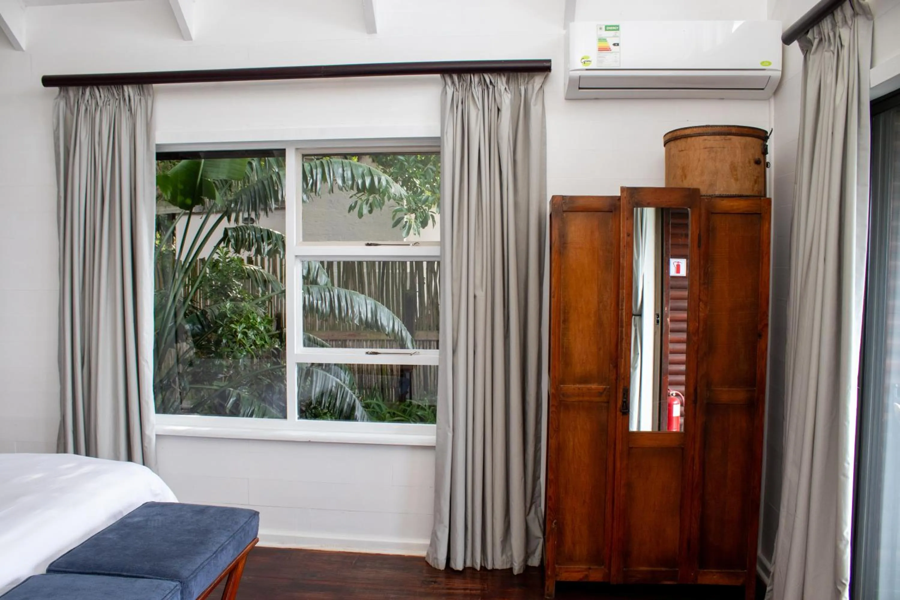 wardrobe, Bed in Misty Mountain Reserve