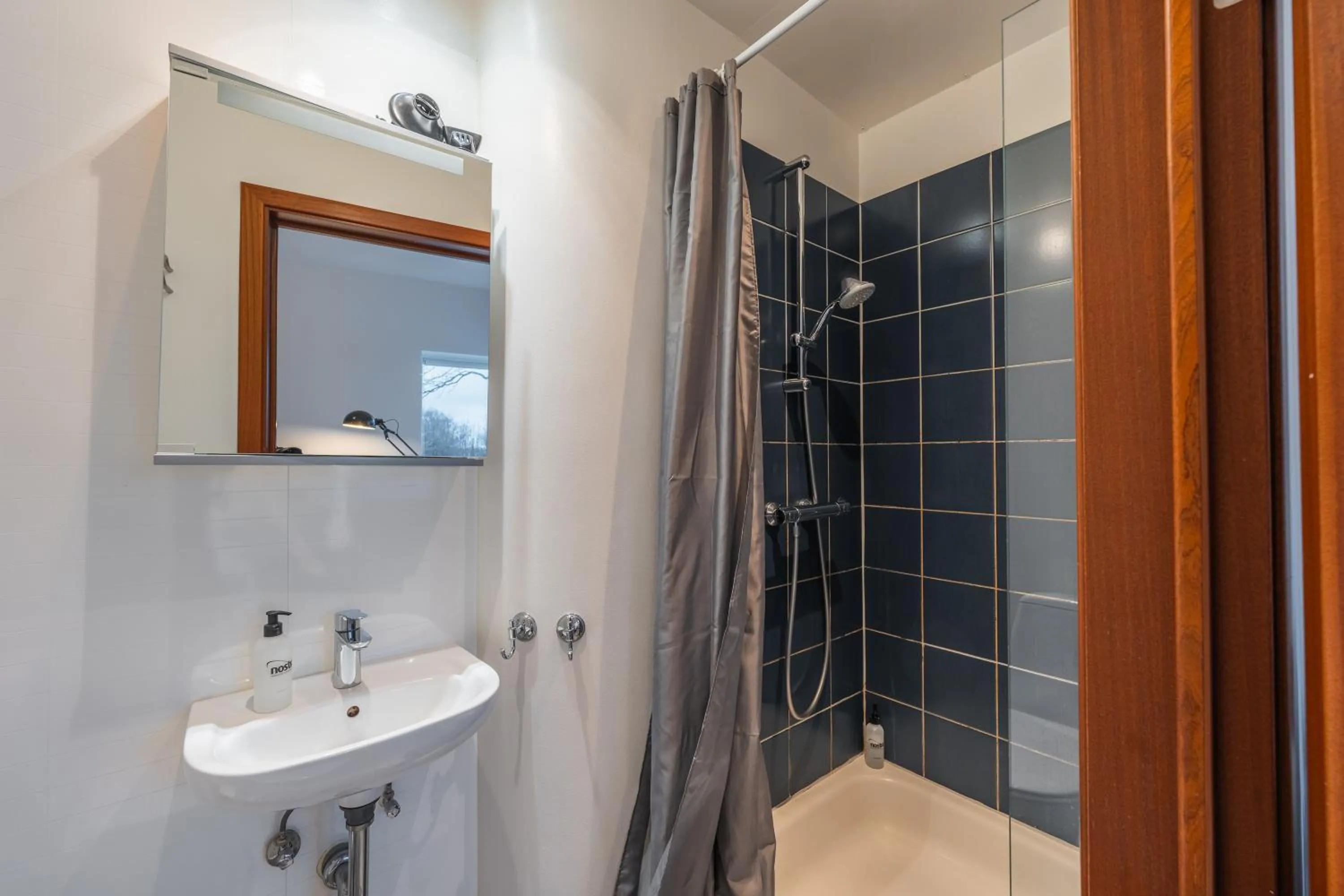 Shower in Day Dream Soleyjargata Rooms & Apartments