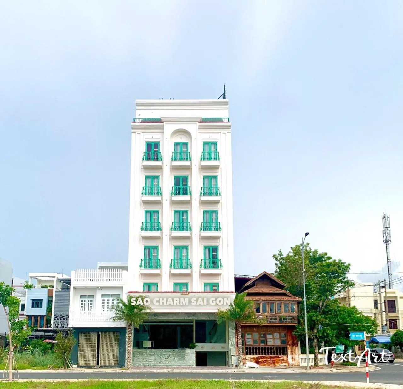 Property building in Sao Charm Sài Gòn Hotel