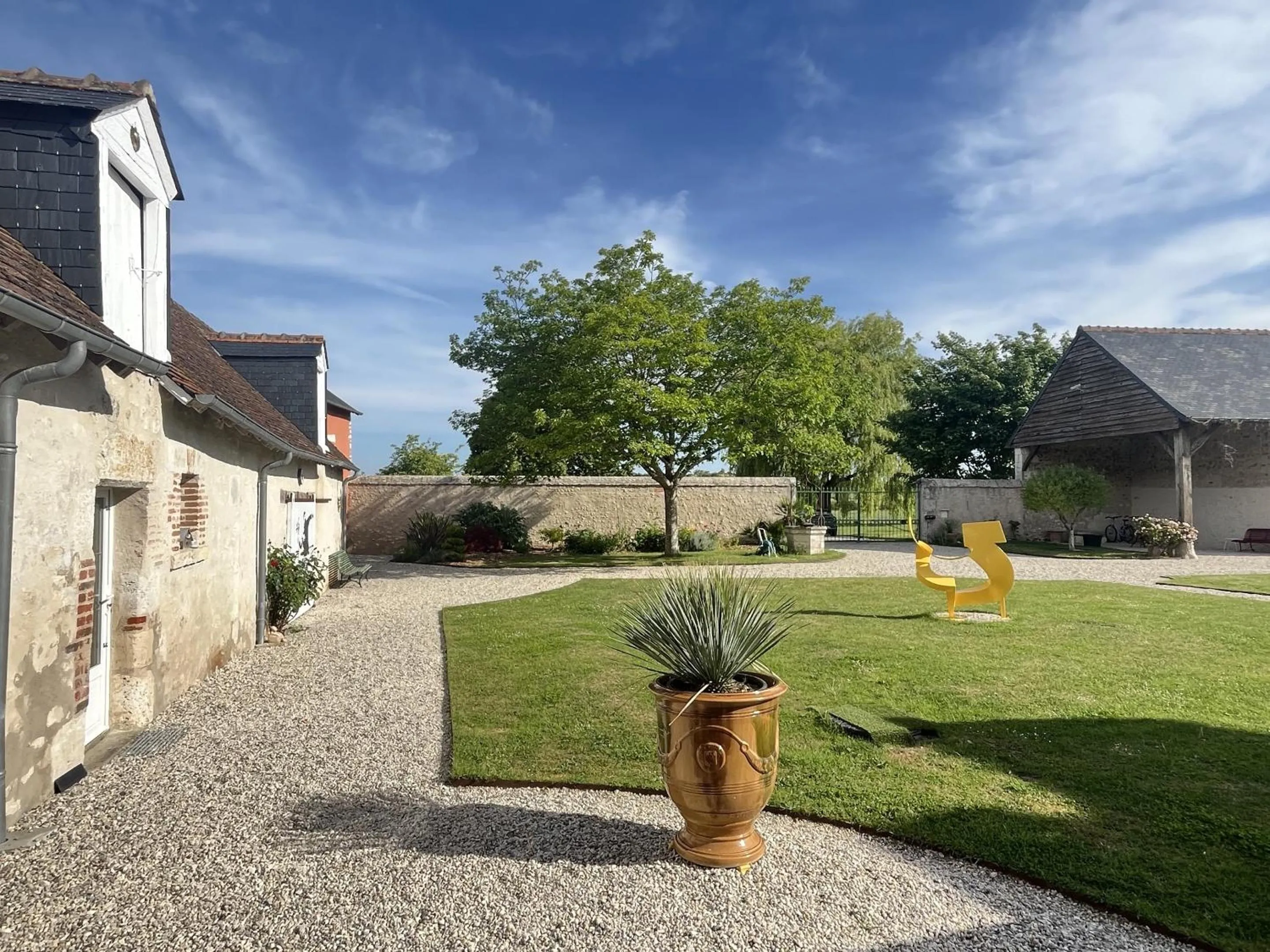 Property building in Le Clos des Châteaux