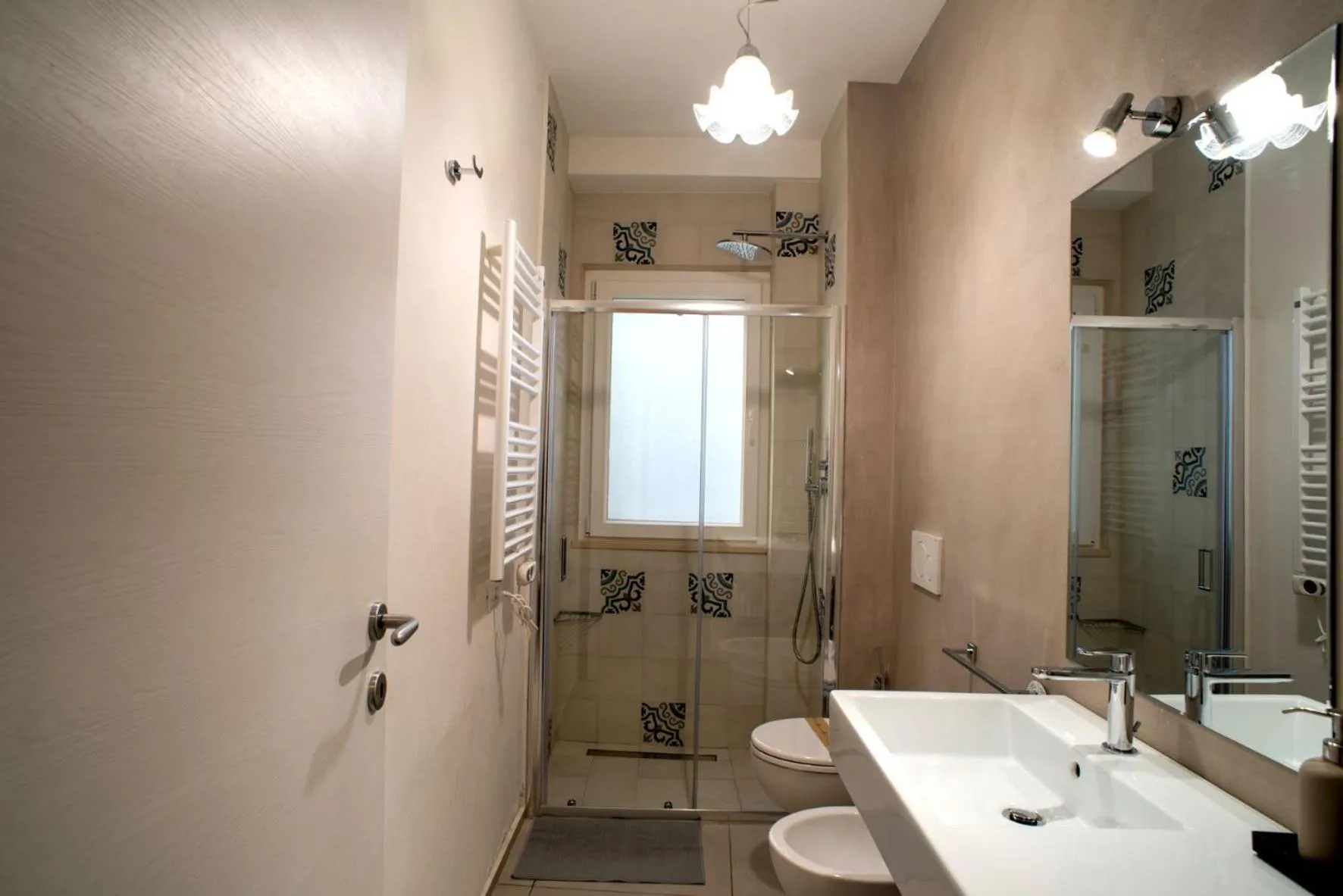 Shower in B&B Fontanella 32