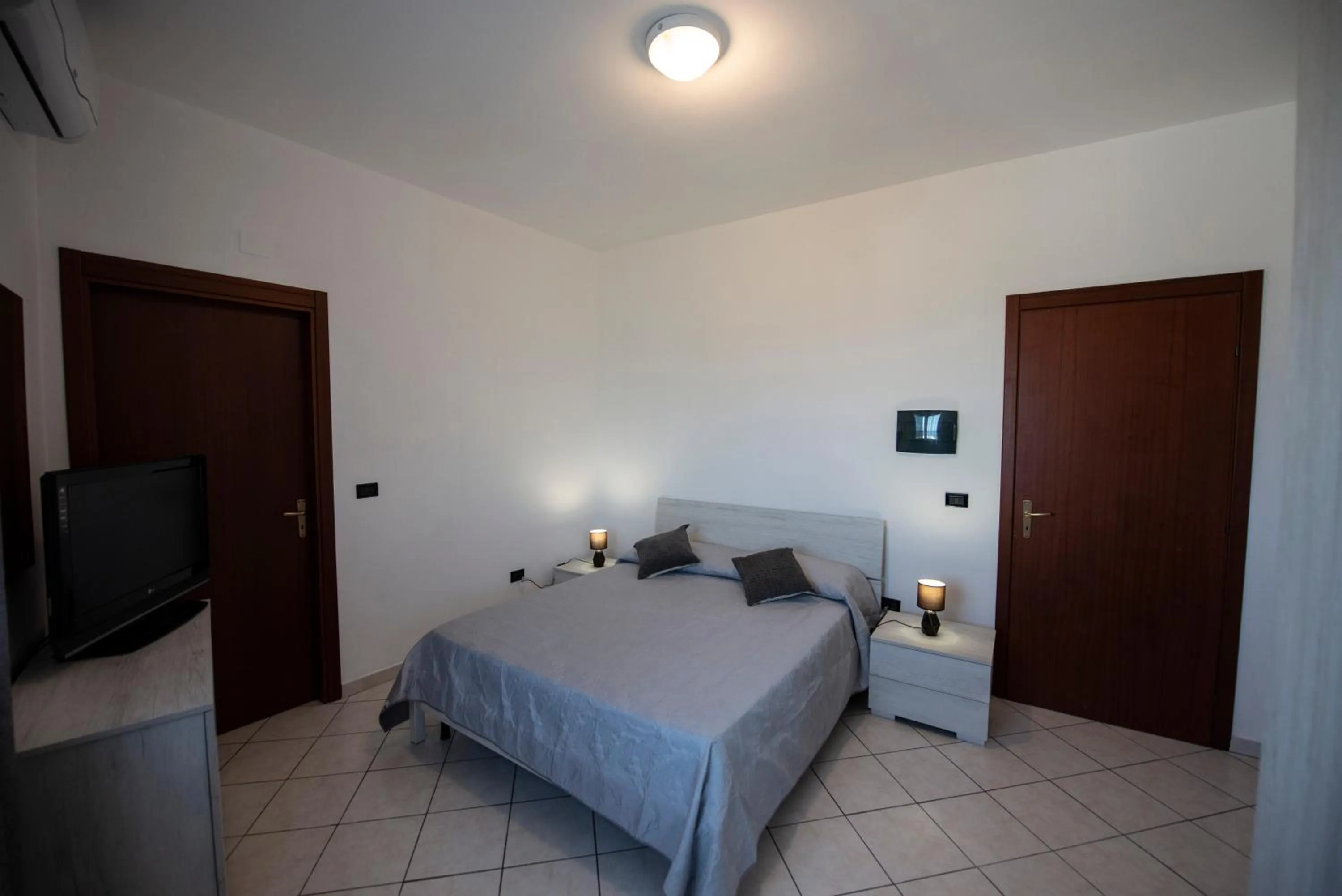 Photo of the whole room, Bed in B&B Esterita