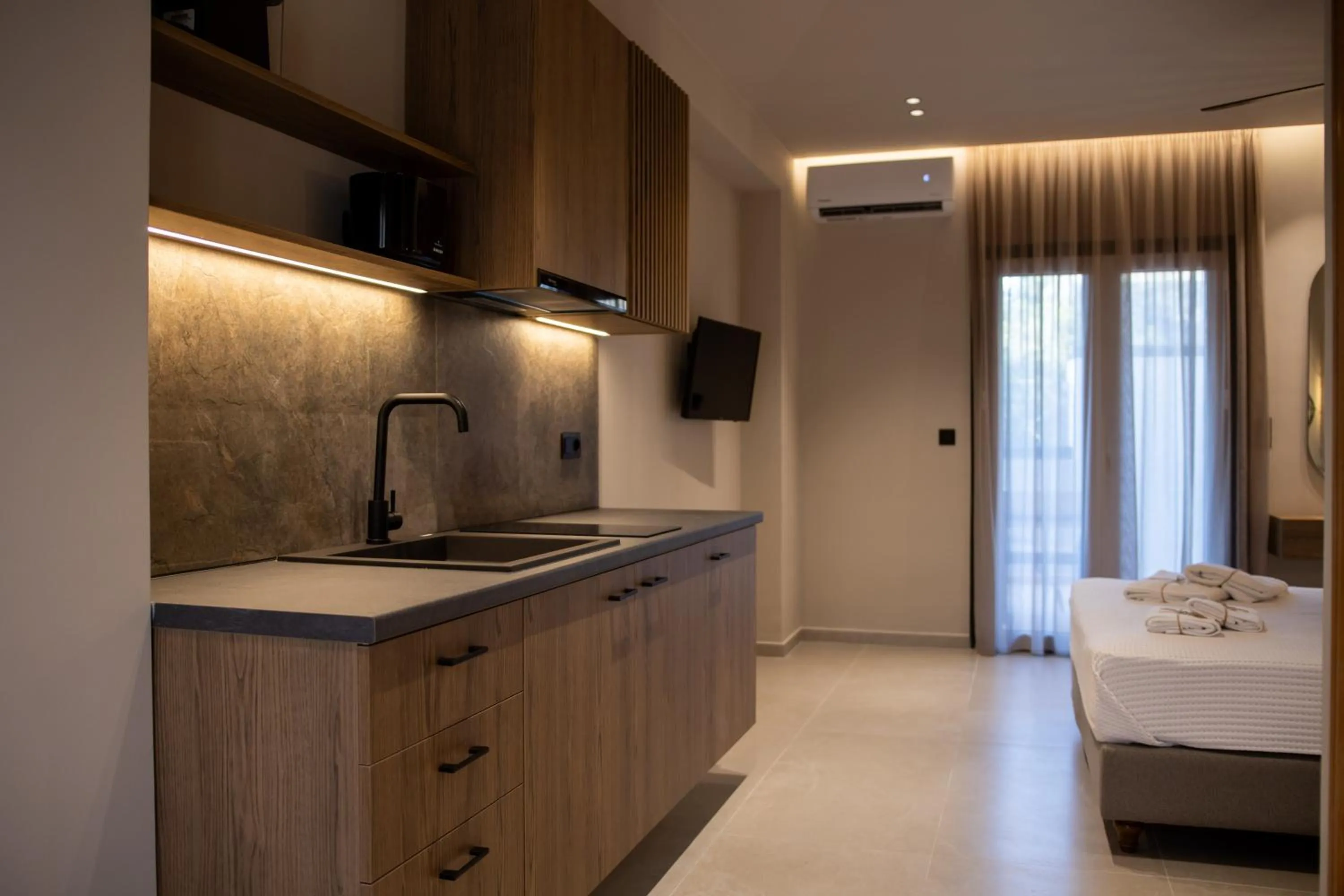 TV and multimedia, Bed in Sunny Hill by Estia