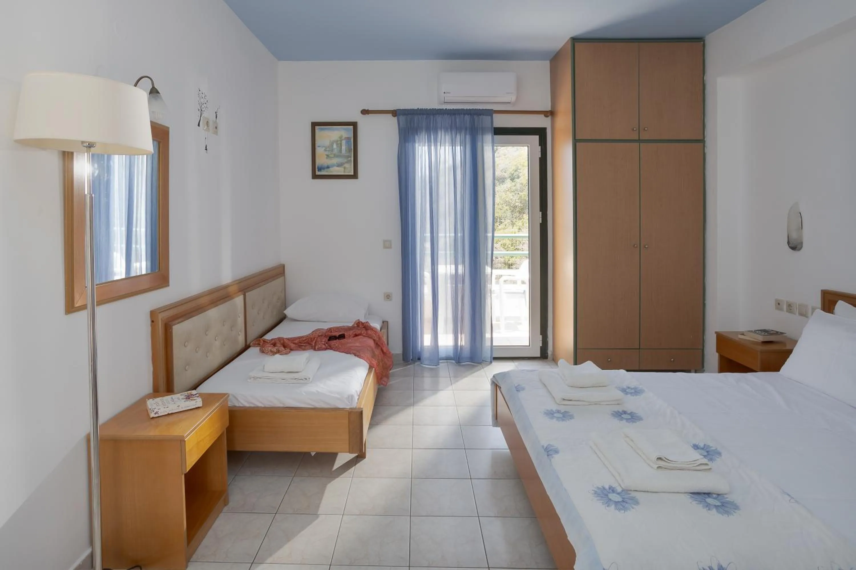 Bed in Sunny Hill by Estia