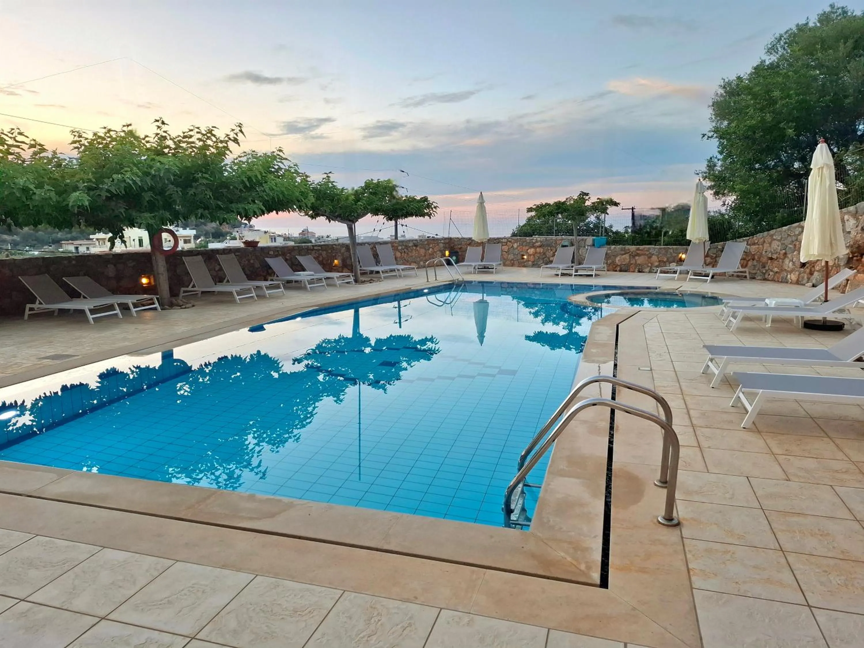 Summer in Sunny Hill by Estia