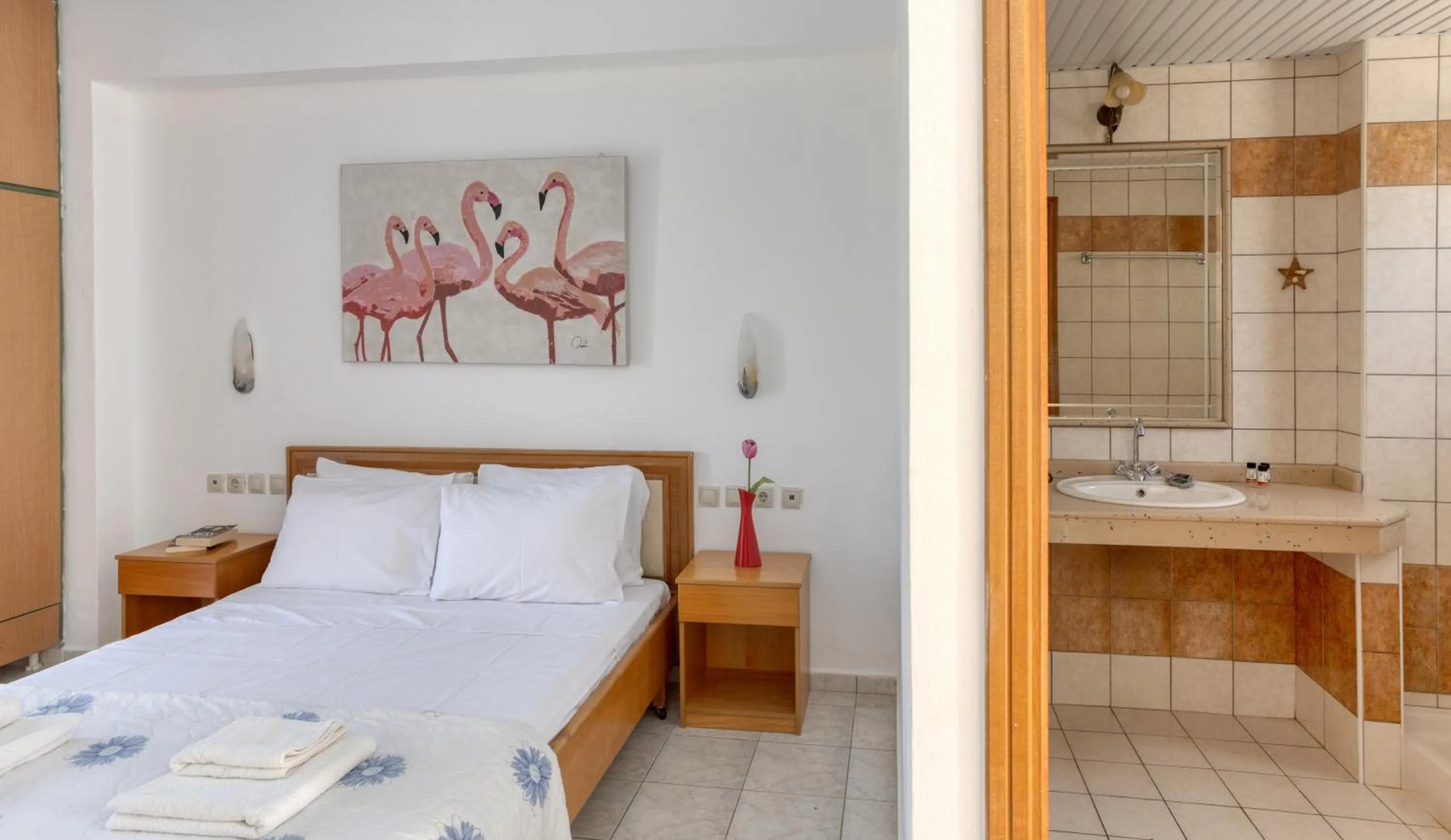 Bed in Sunny Hill by Estia