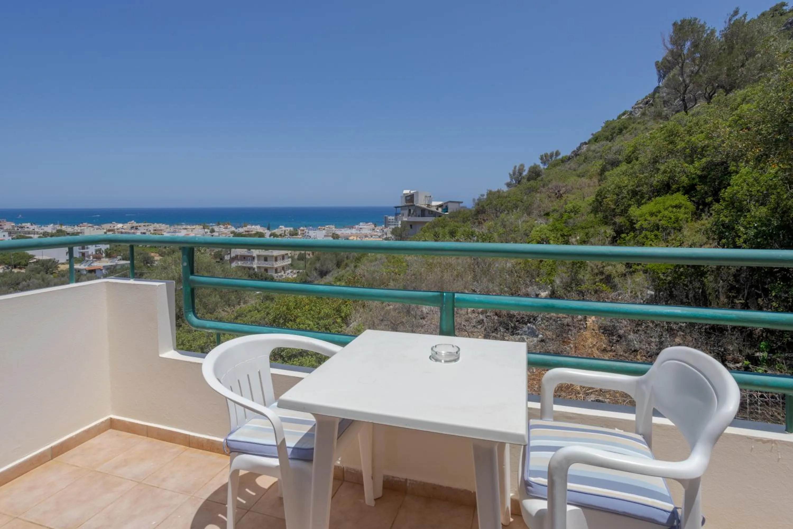 Day in Sunny Hill by Estia