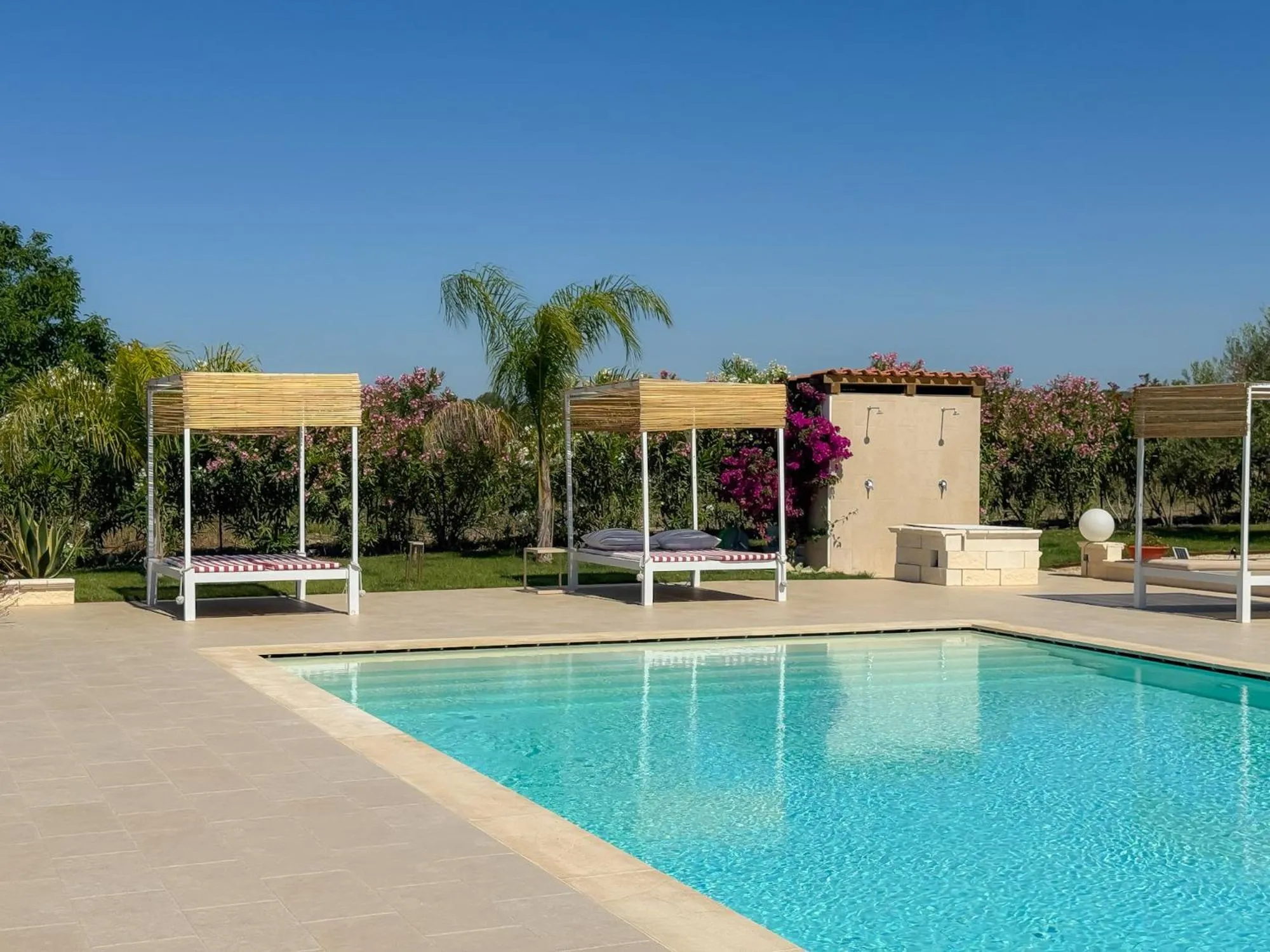 Swimming pool in Dimora Calauriia - Adults Only