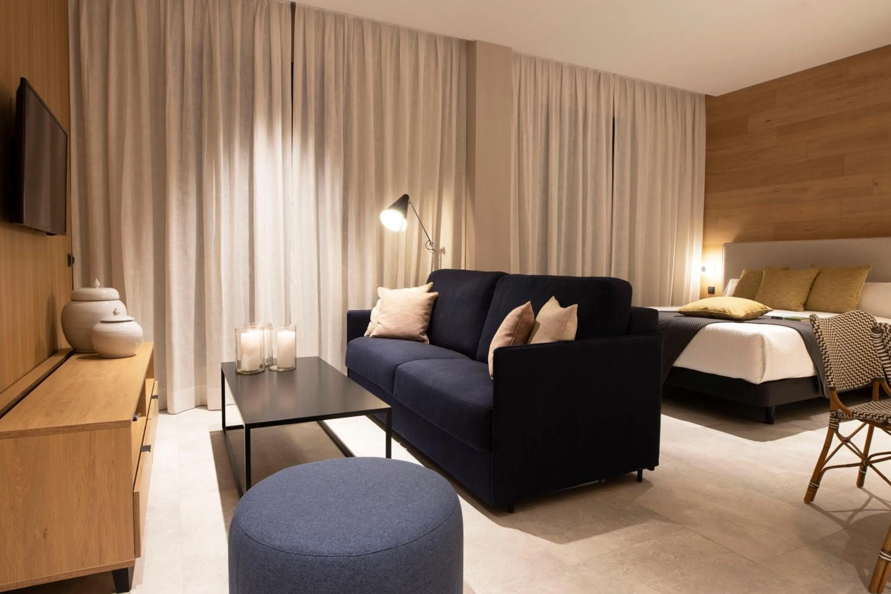 TV and multimedia, Bed in Goodnight Cádiz Apartments