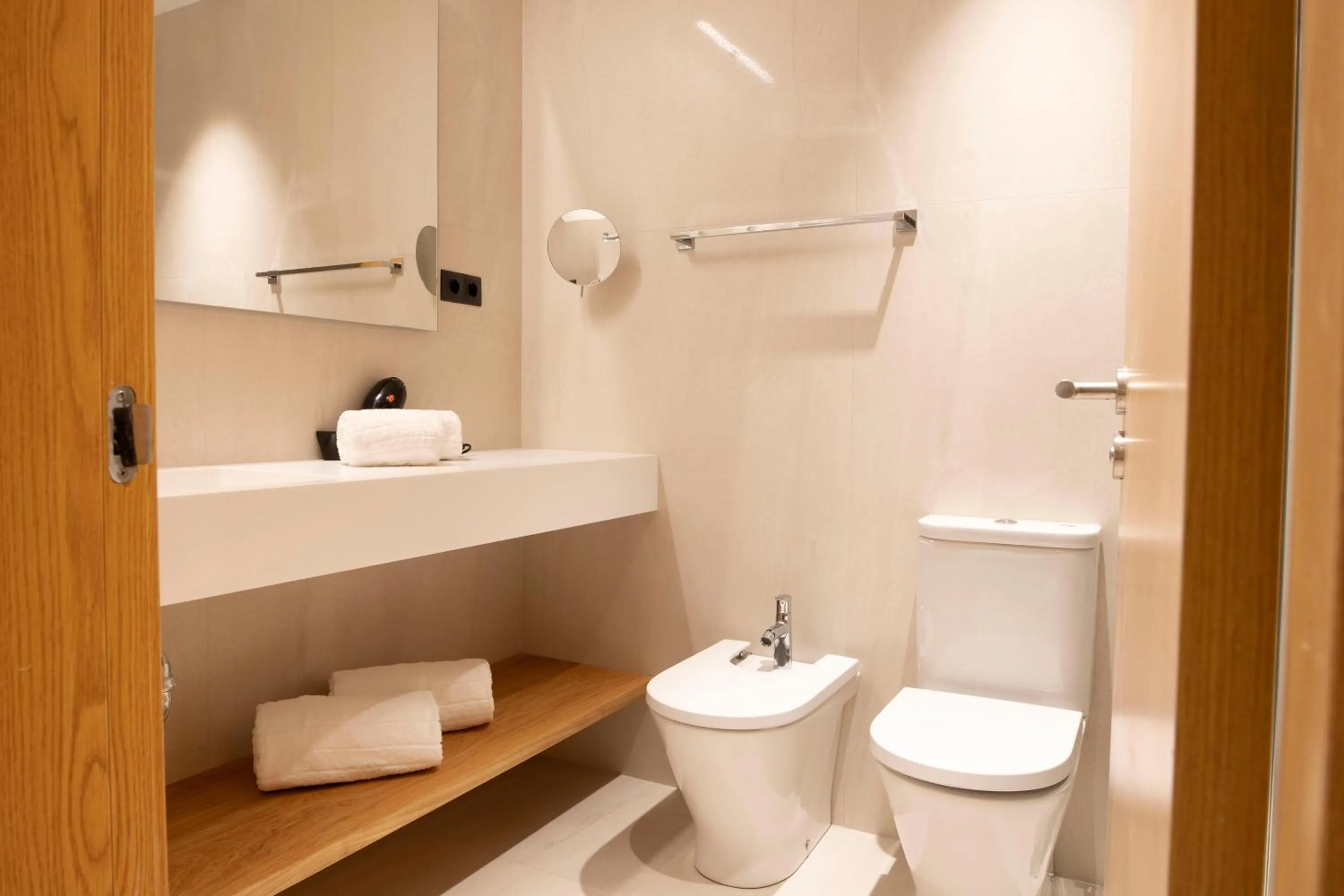 Toilet in Goodnight Cádiz Apartments