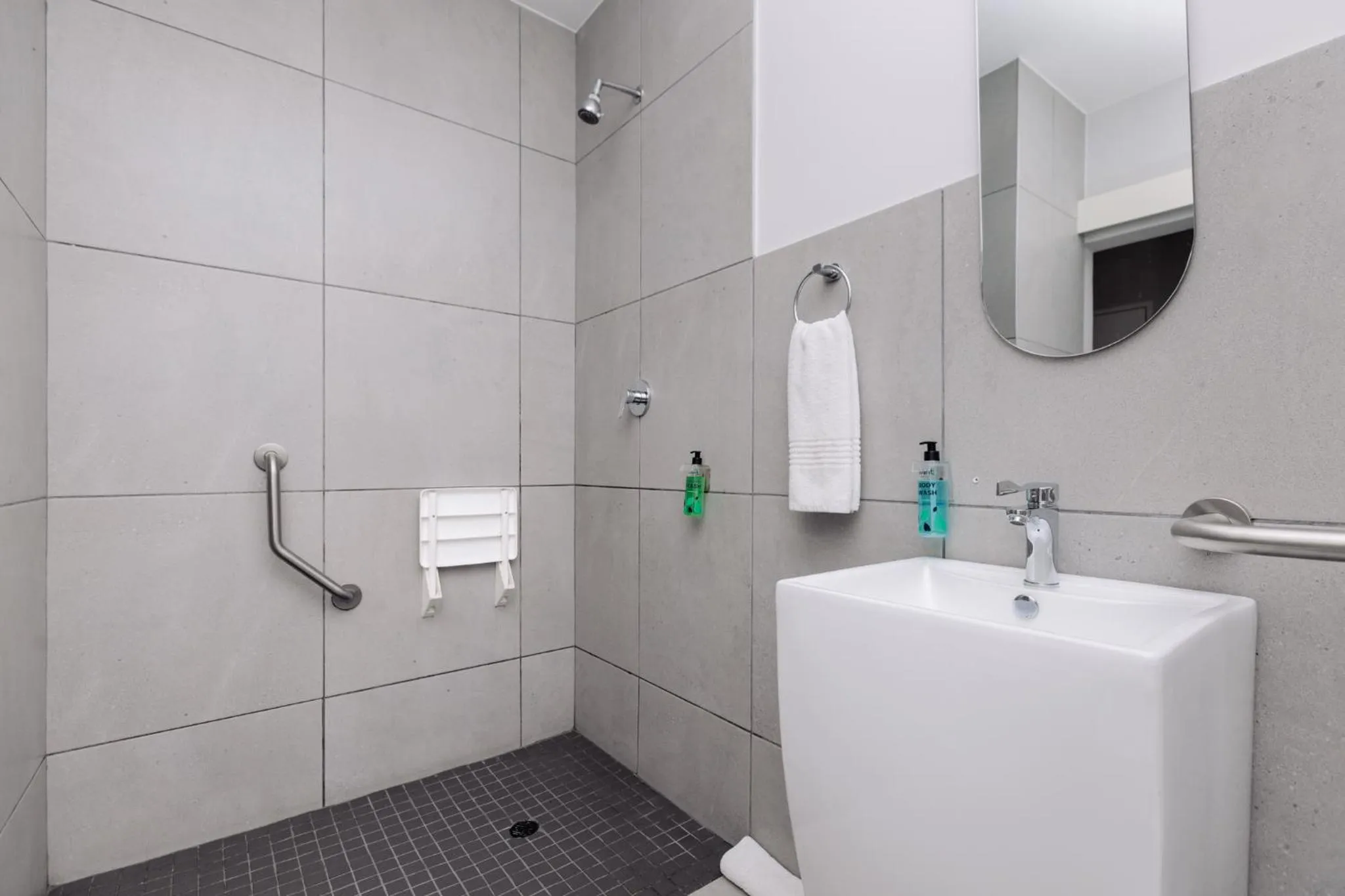 Bathroom in MINT Express Melrose View