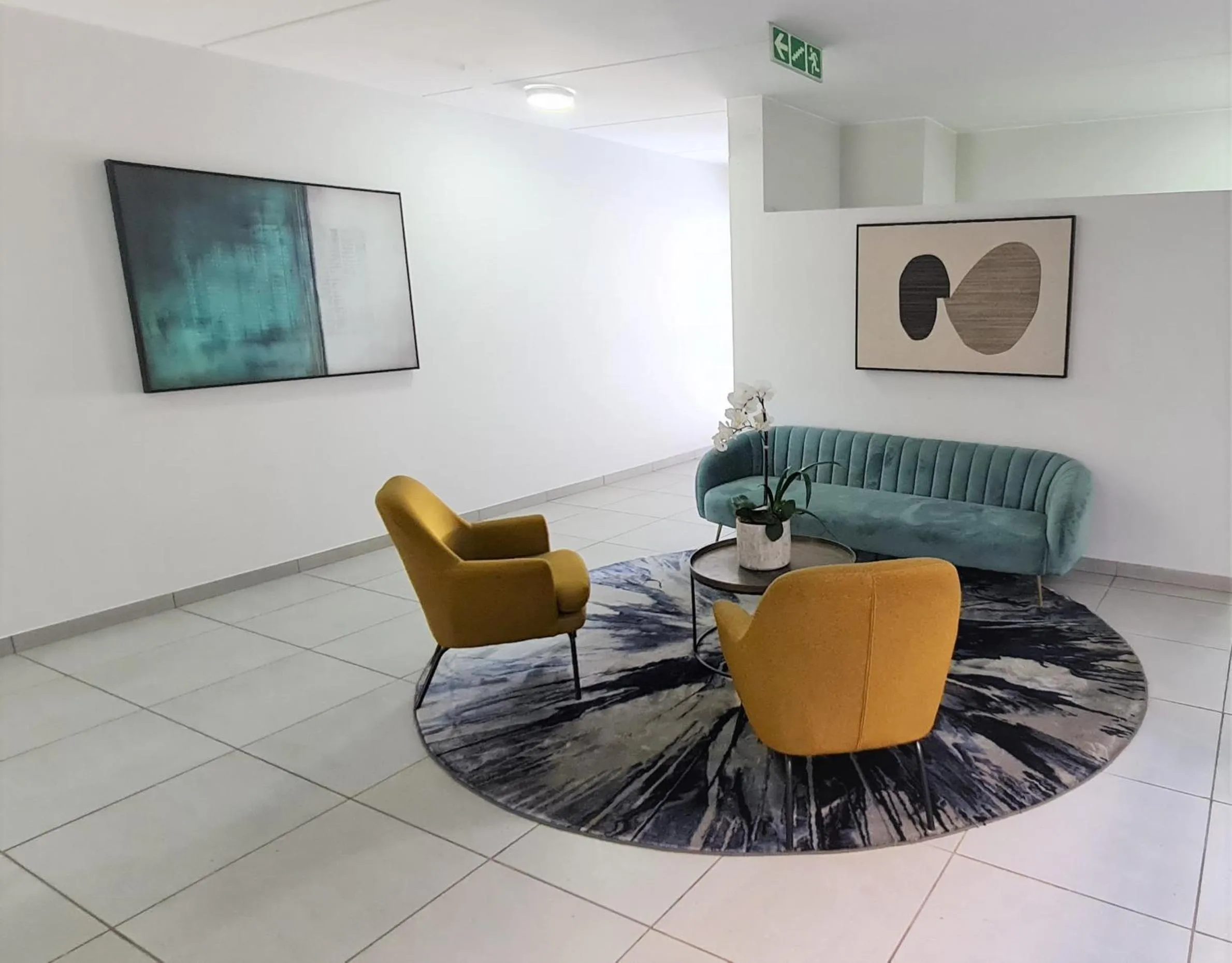 Seating area in MINT Express Melrose View