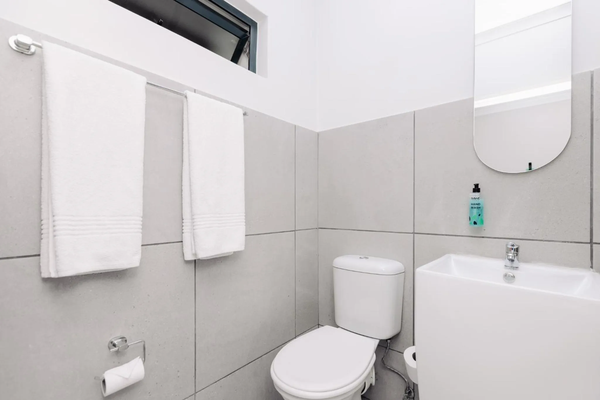 Bathroom in MINT Express Melrose View