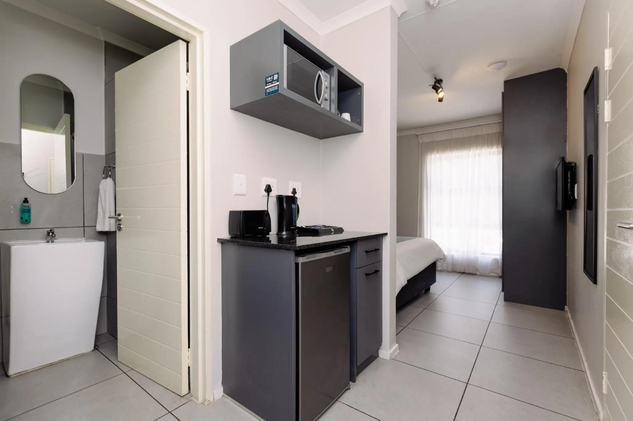 Kitchen or kitchenette in MINT Express Melrose View