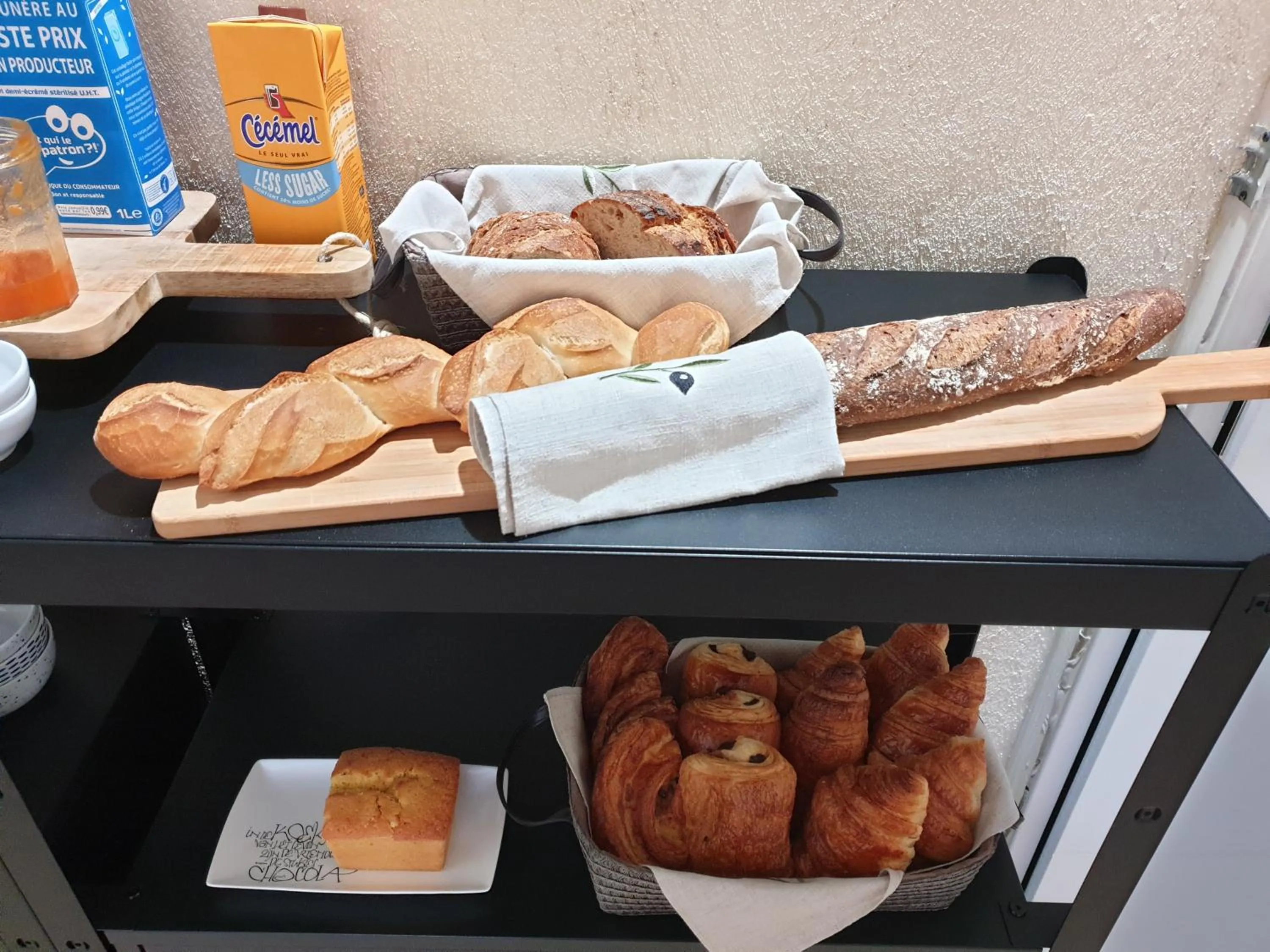 Buffet breakfast in Chambres et Table d'hôtes "La Pastorale Gourmande" FR - NE - EN - DE - IT