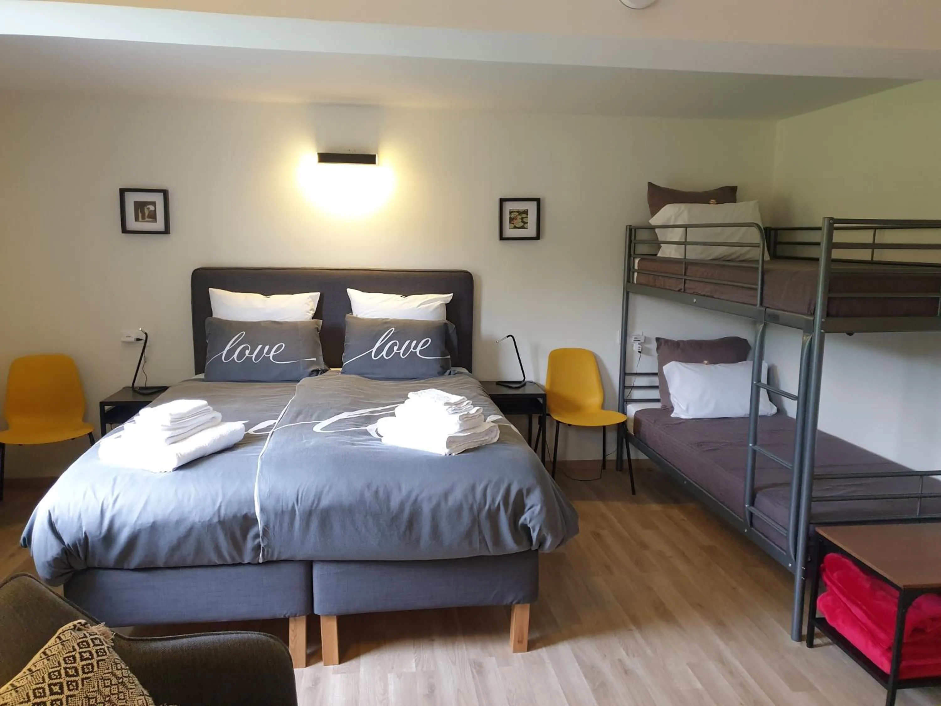 Photo of the whole room, Bed in Chambres et Table d'hôtes "La Pastorale Gourmande" FR - NE - EN - DE - IT