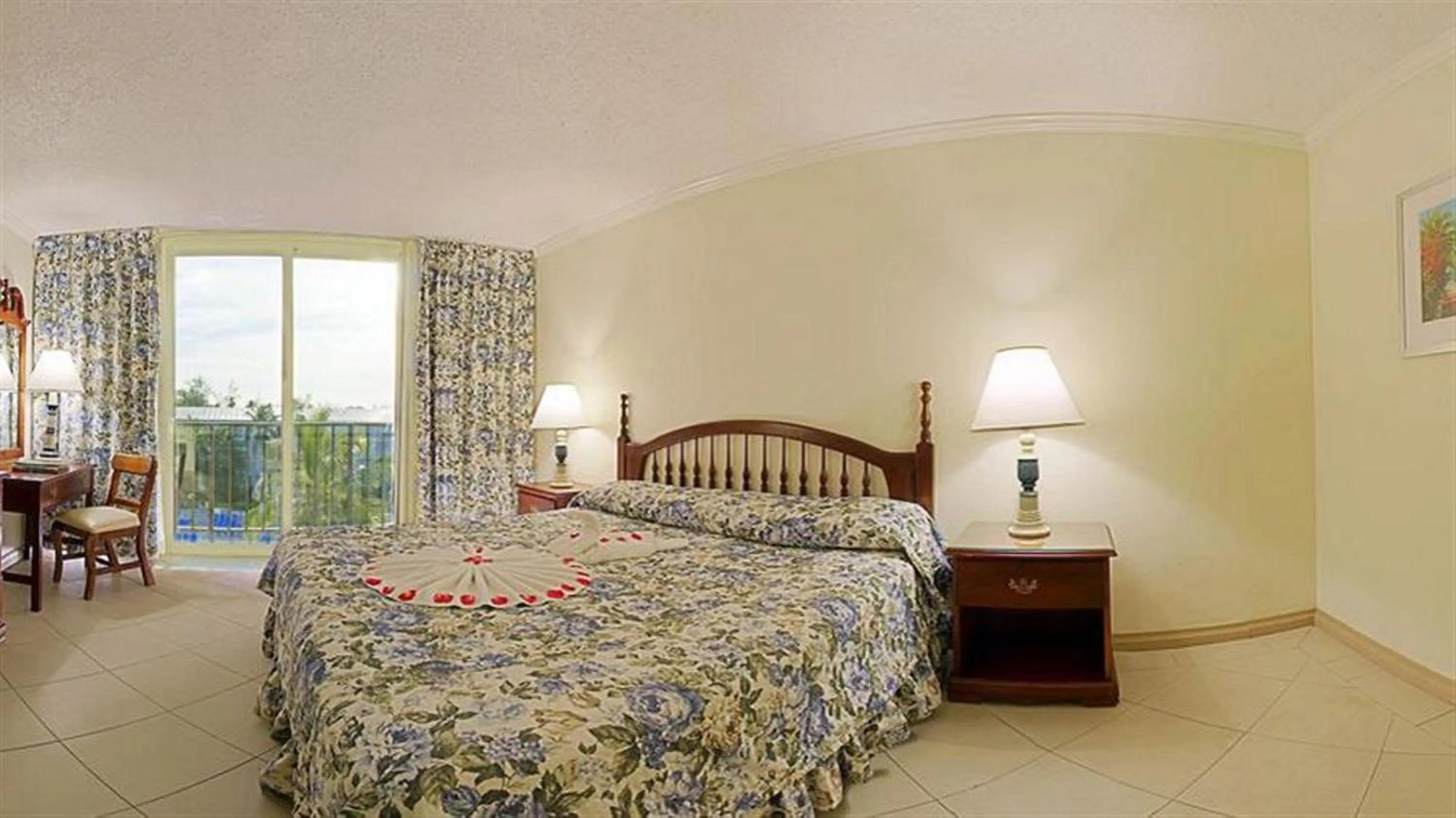 Bed in Breezes Resort & Spa All Inclusive, Bahamas