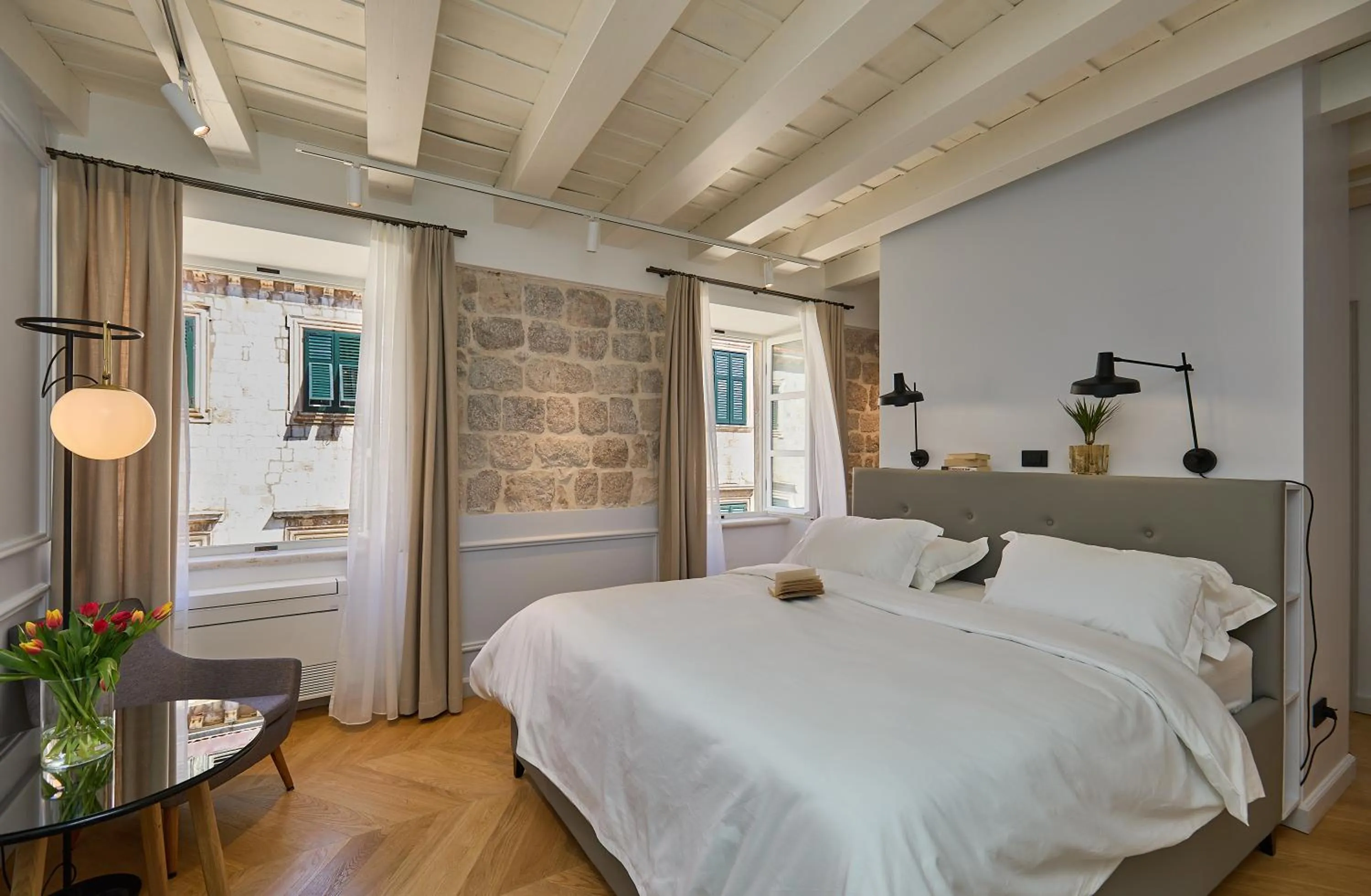 Nearby landmark, Bed in Bota Palace