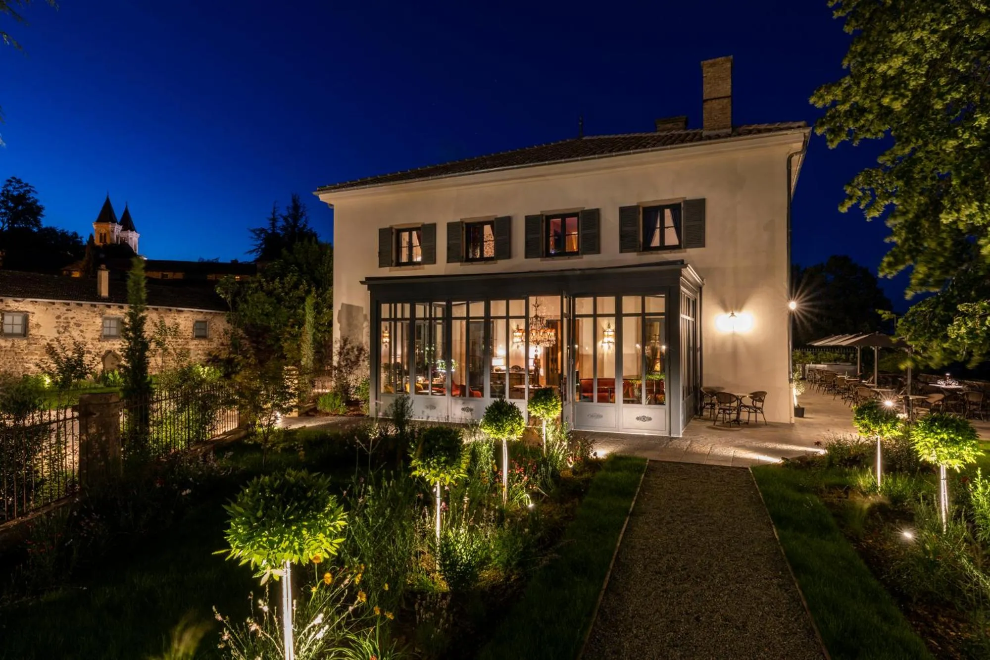 Property building in Hôtel Villa Alexandre