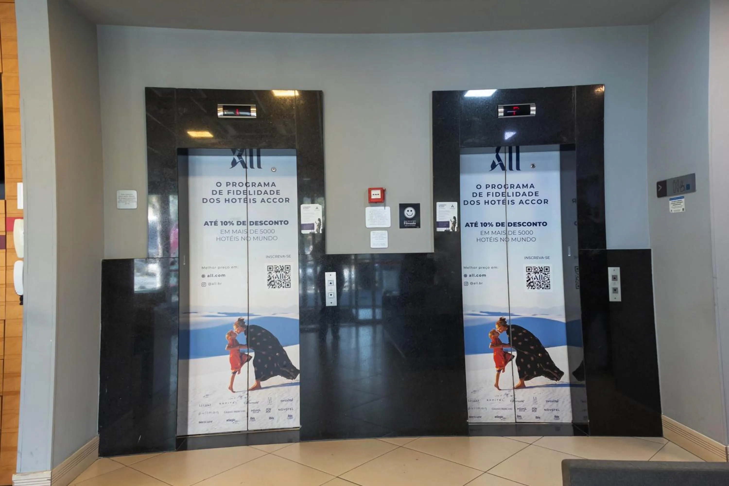 elevator in ibis Contagem Ceasa