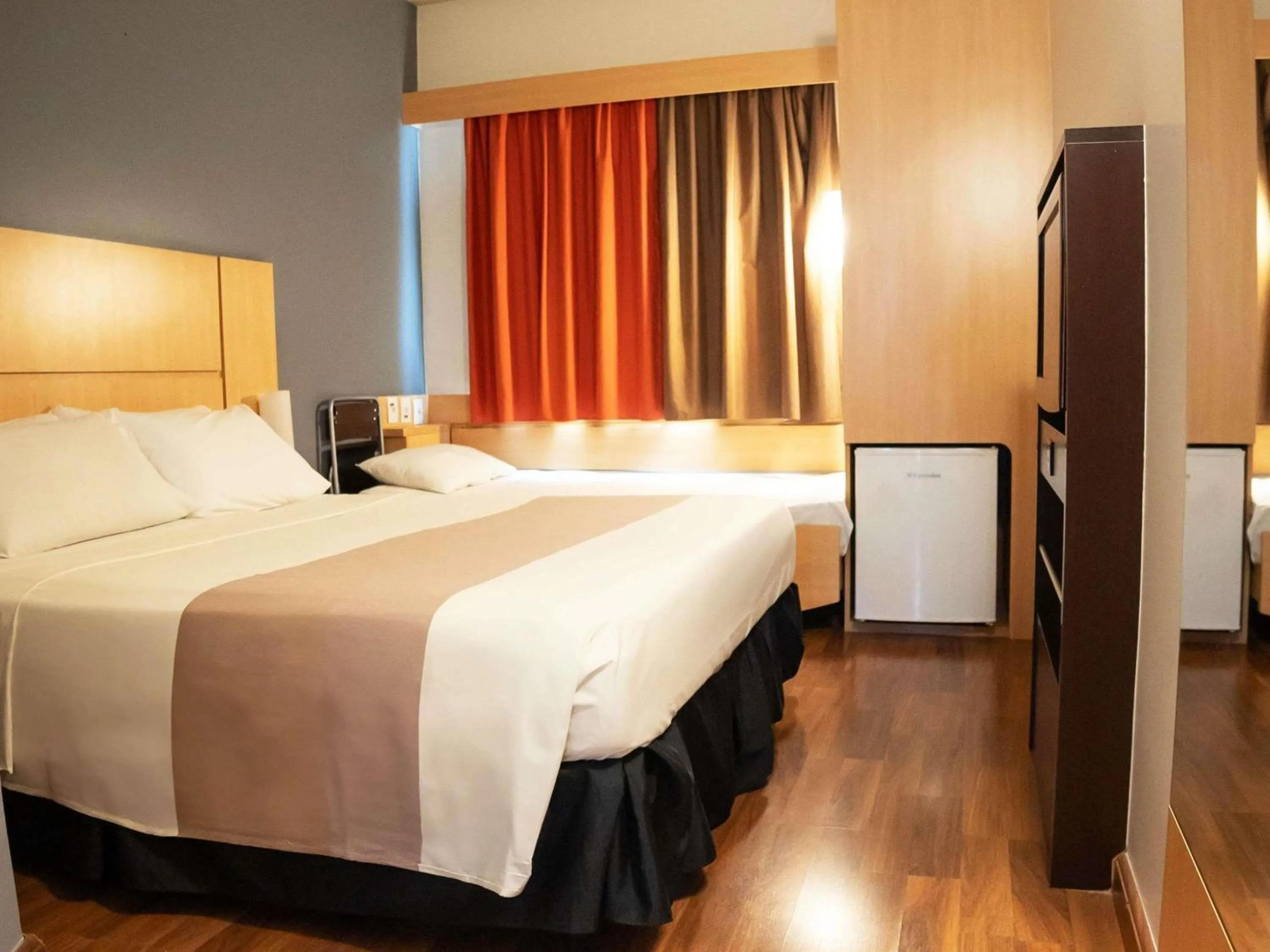 Bedroom, Bed in ibis Contagem Ceasa