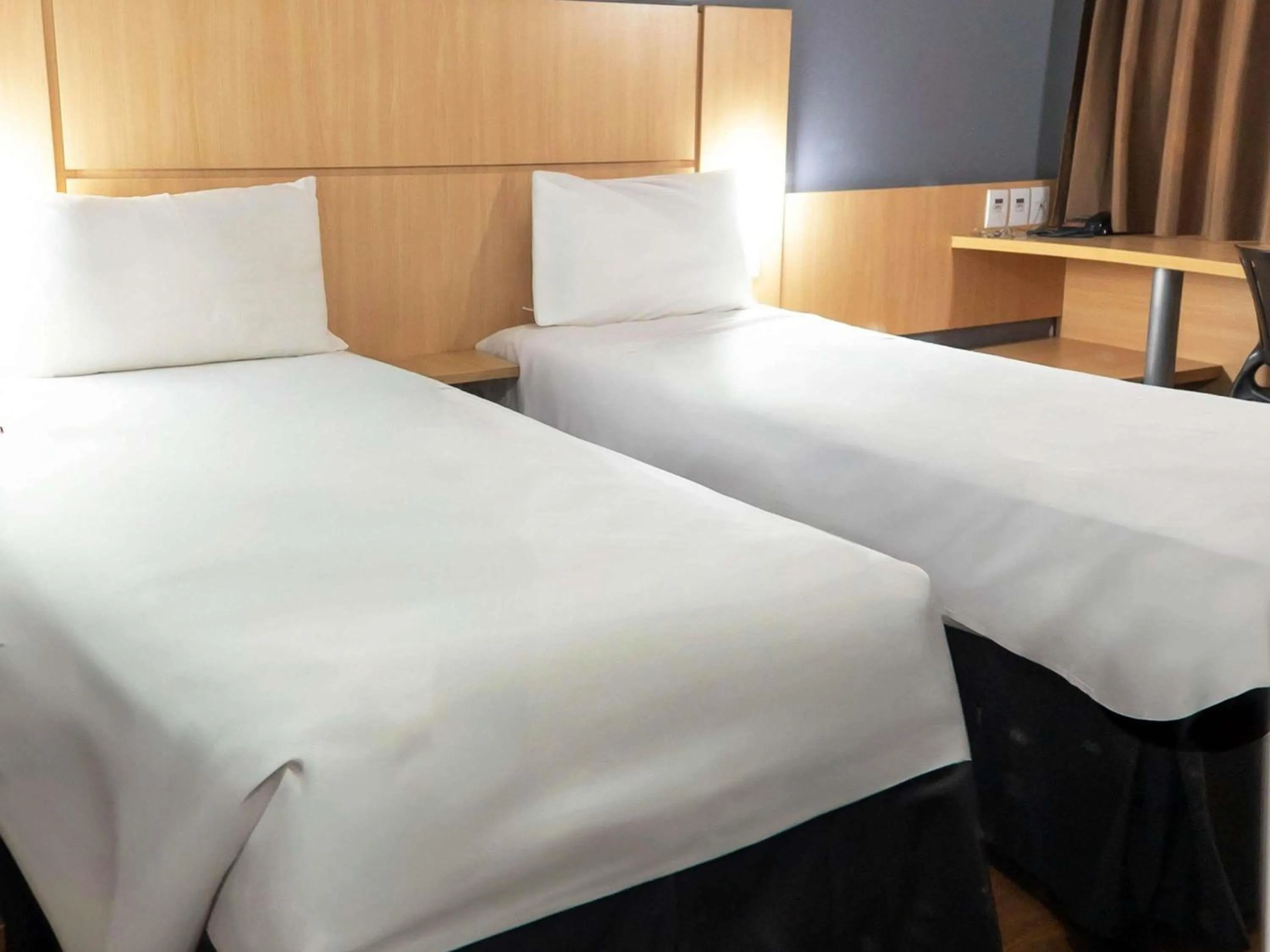 Bedroom, Bed in ibis Contagem Ceasa