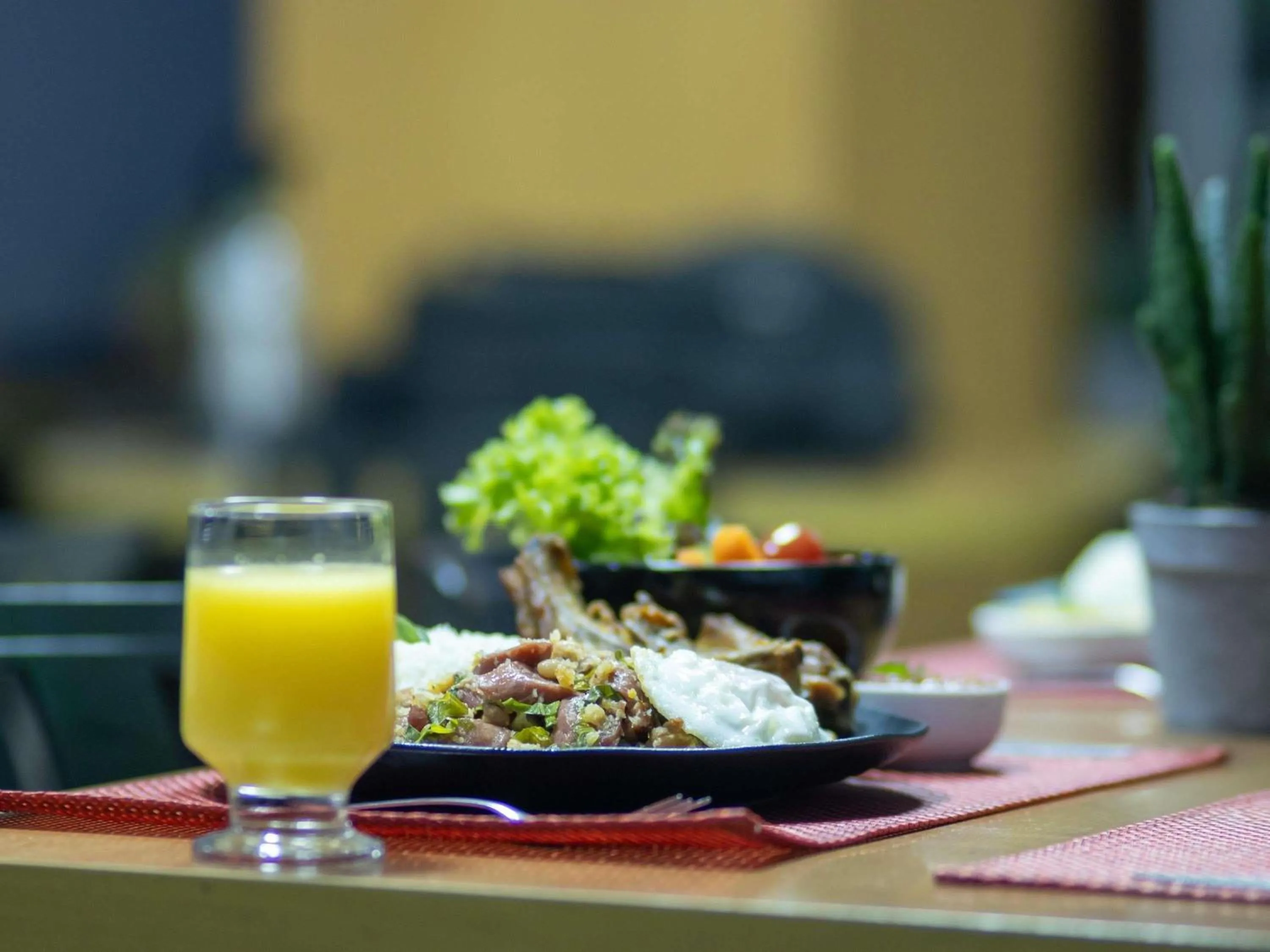 Restaurant/places to eat in ibis Contagem Ceasa