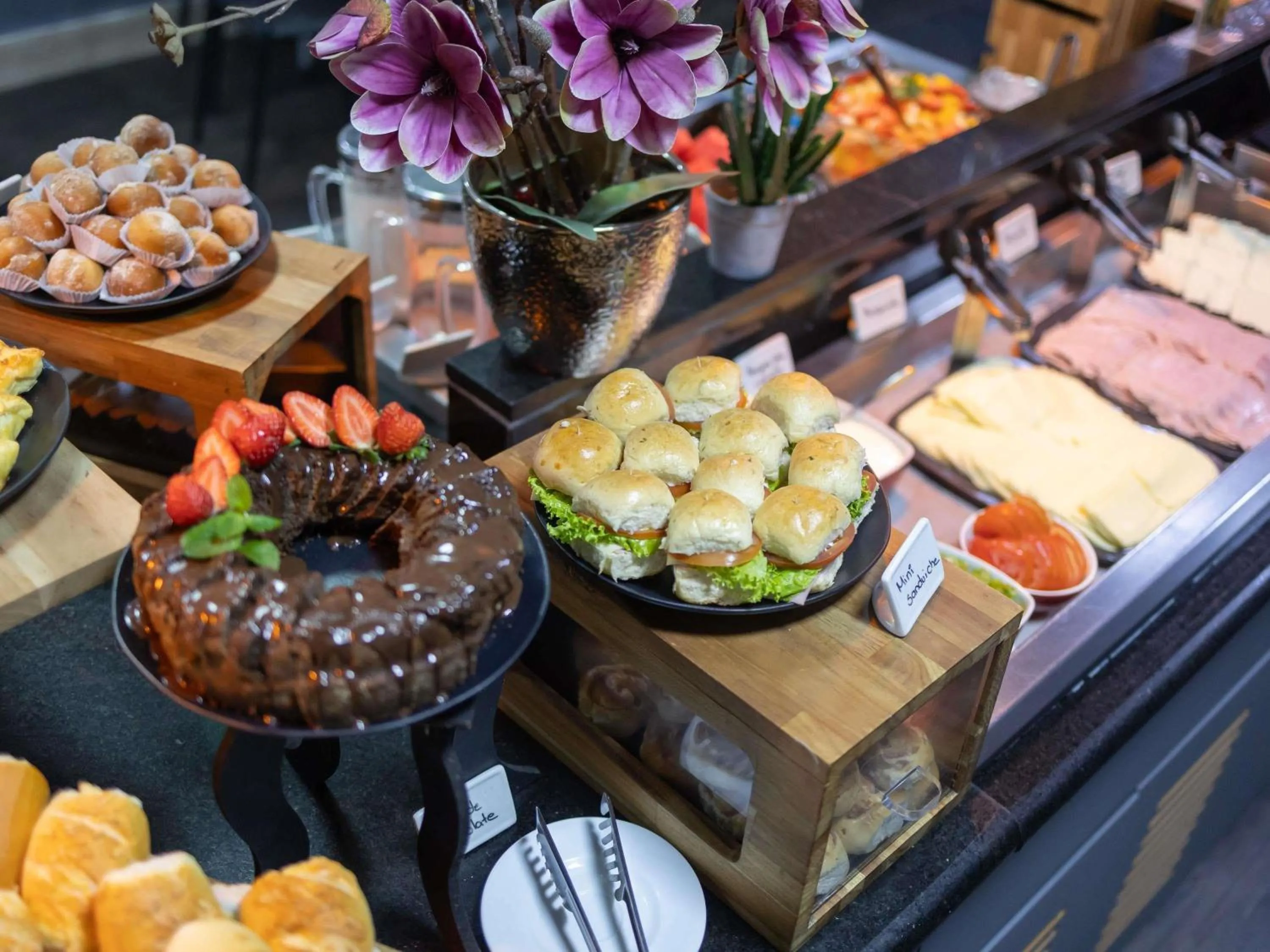 Breakfast in ibis Contagem Ceasa