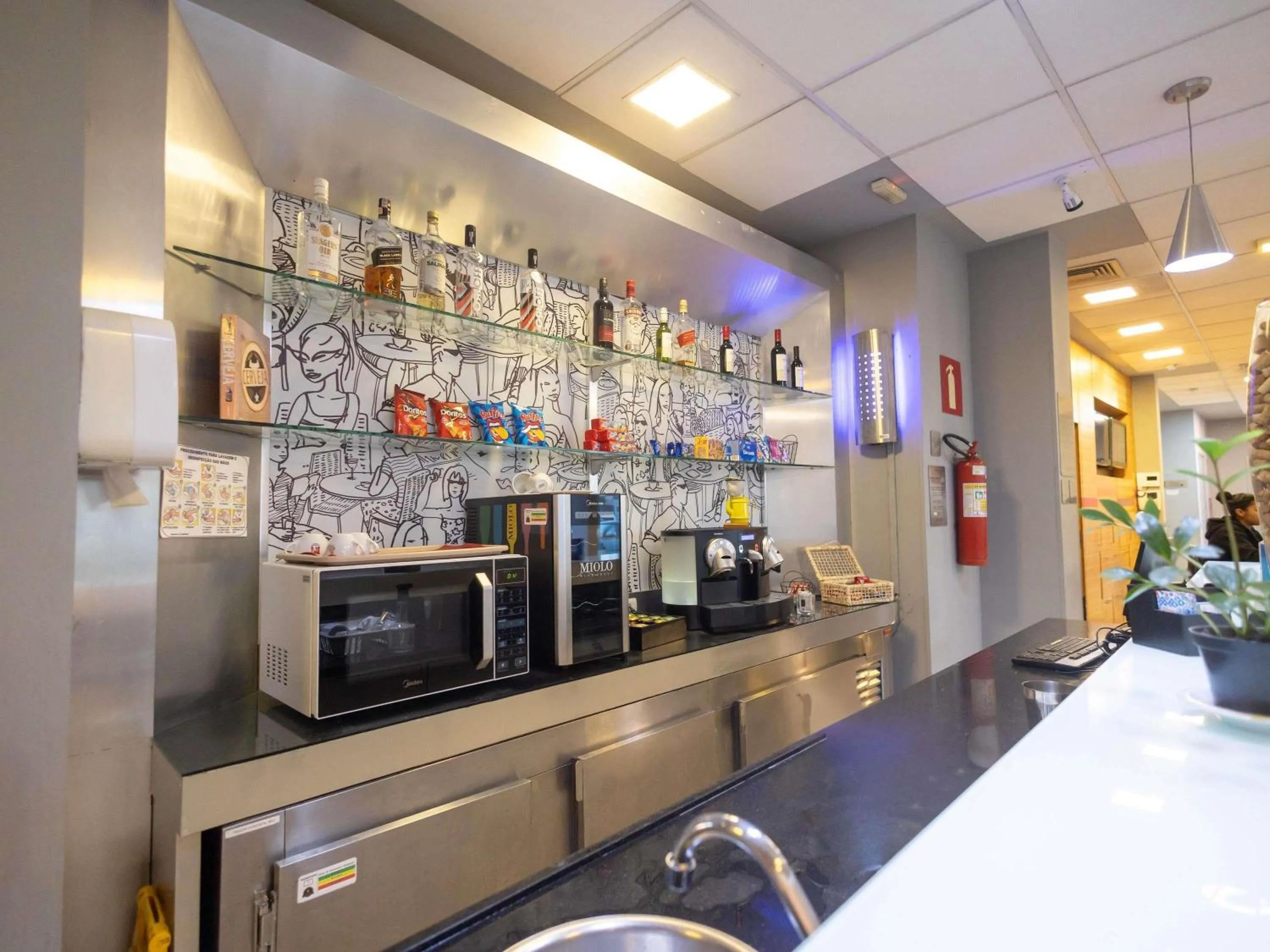 Lounge or bar in ibis Contagem Ceasa