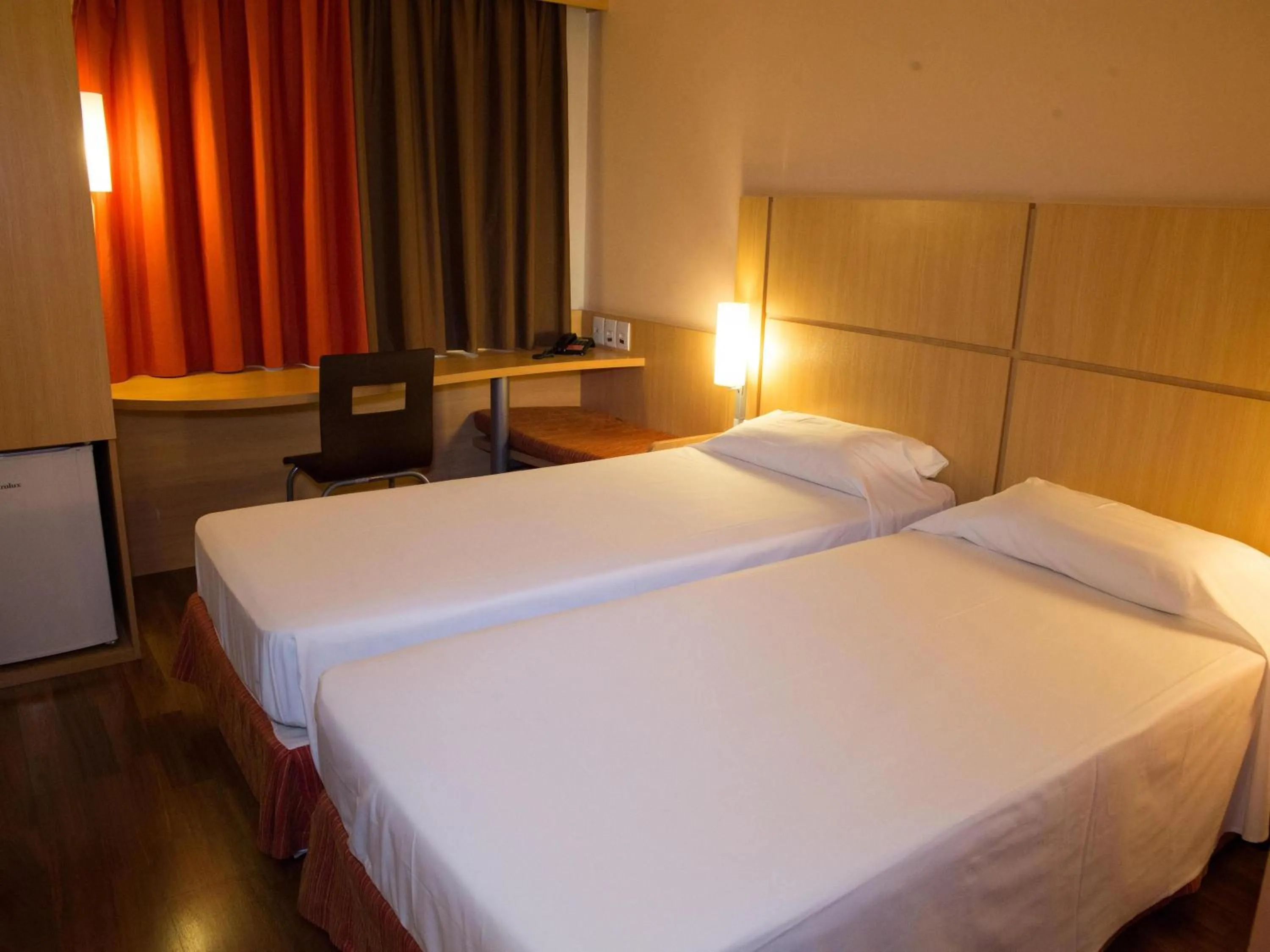 Bedroom, Bed in ibis Contagem Ceasa