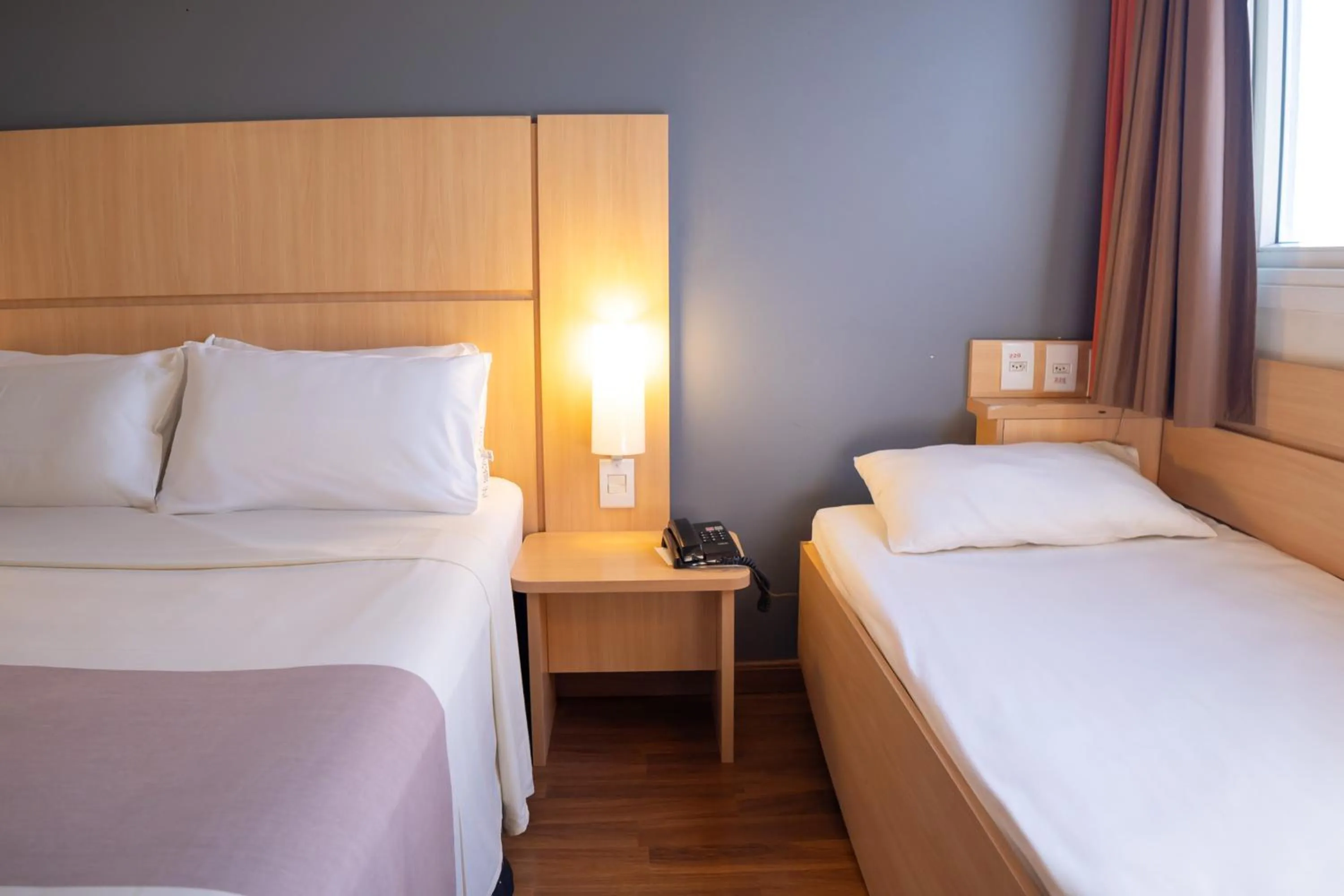 Bed in ibis Contagem Ceasa