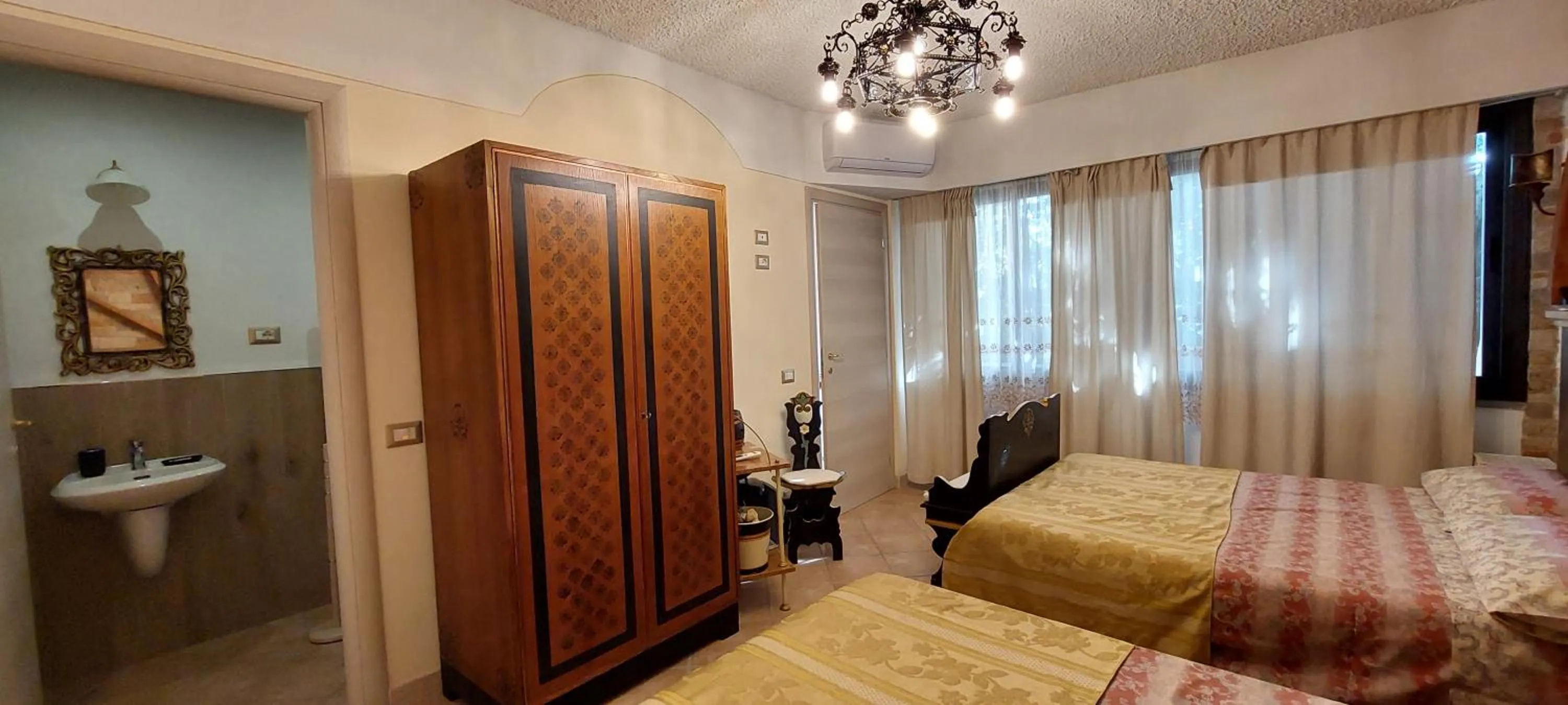 Photo of the whole room in Bellavista Versilia