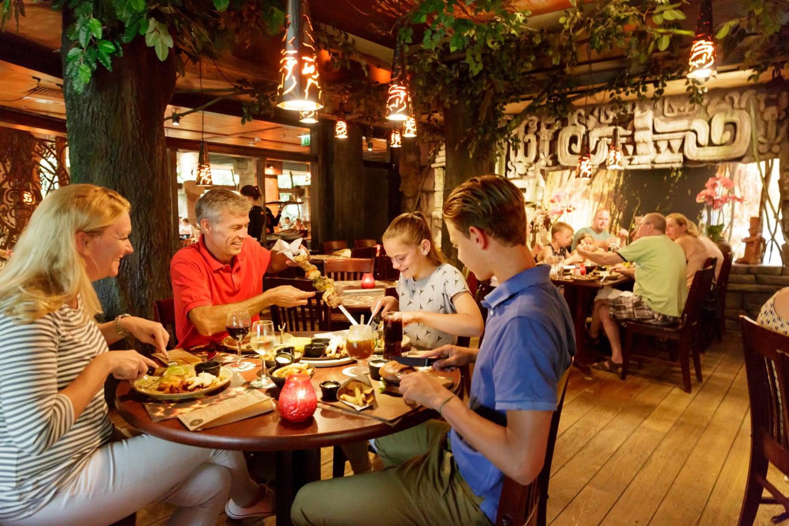 Restaurant/places to eat in Hotel Het Heijderbos by Center Parcs