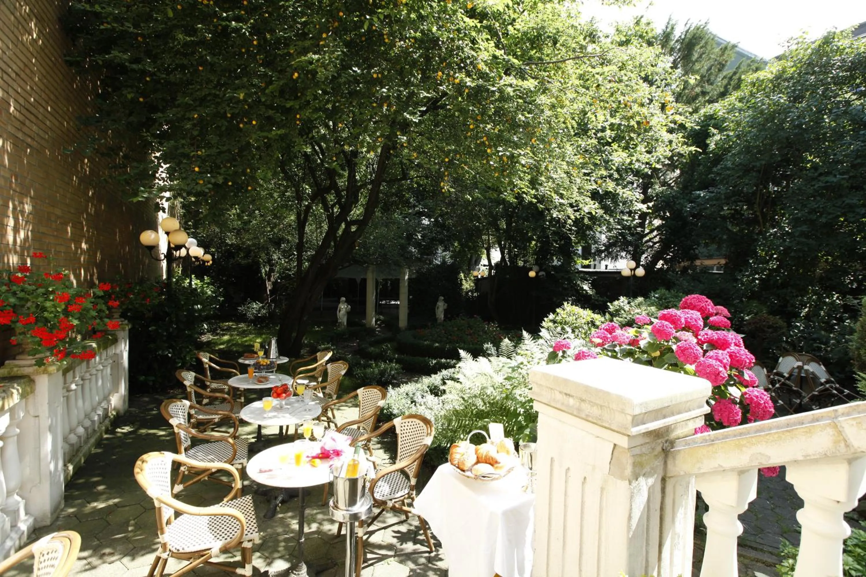 Patio in Boulevard Hotel Hamburg