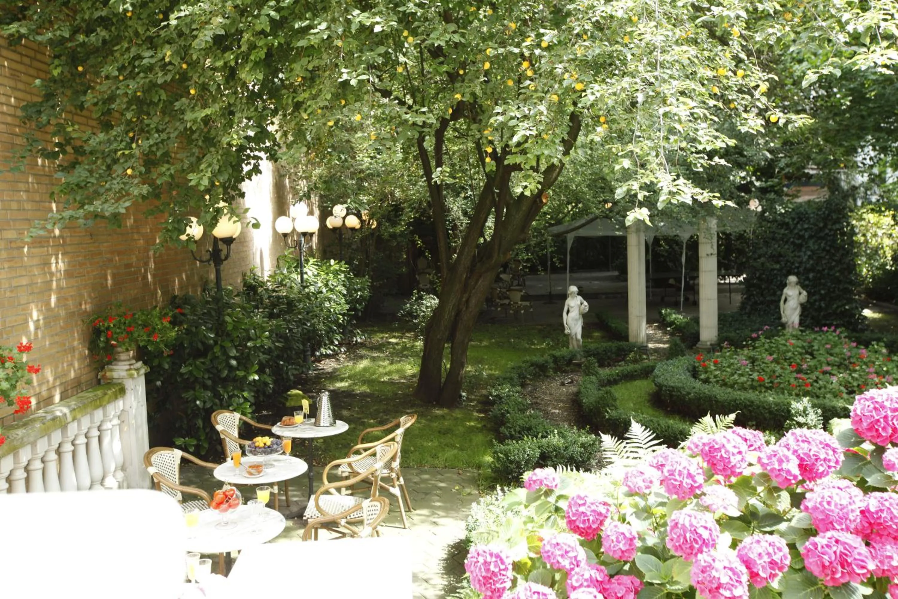 Patio in Boulevard Hotel Hamburg