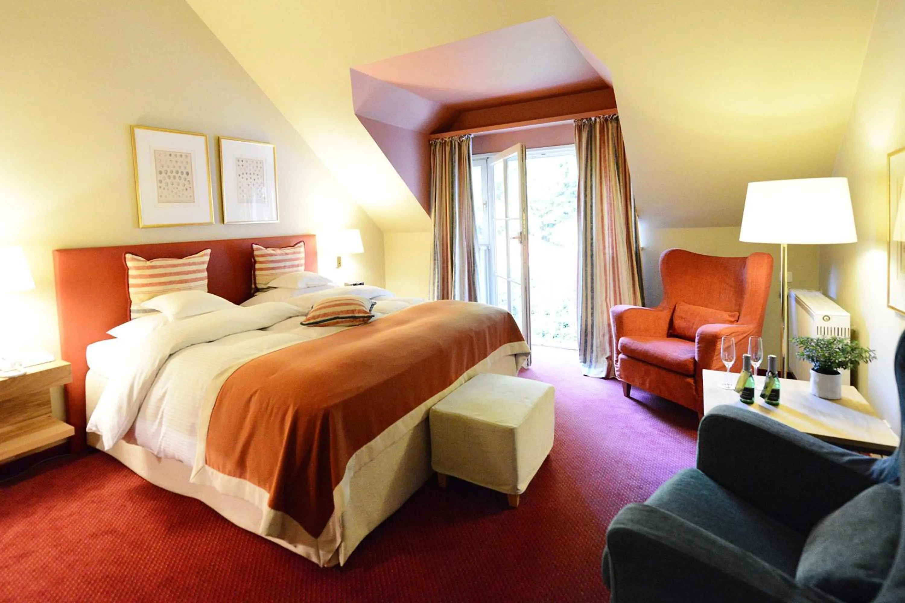 Photo of the whole room, Bed in Romantik Hotel Jagdhaus Waldfrieden