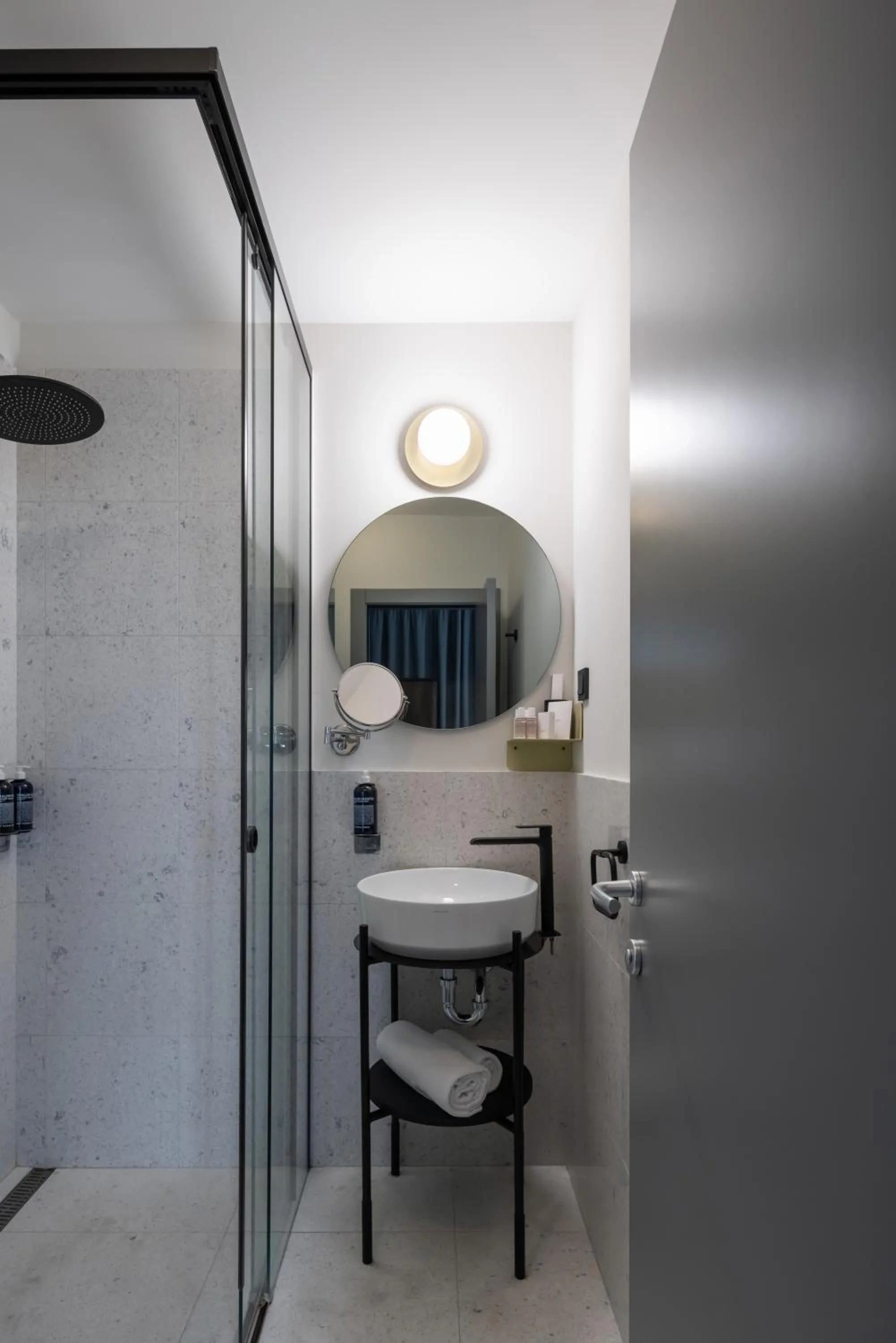 Shower in Pavilion Boutique Hotel