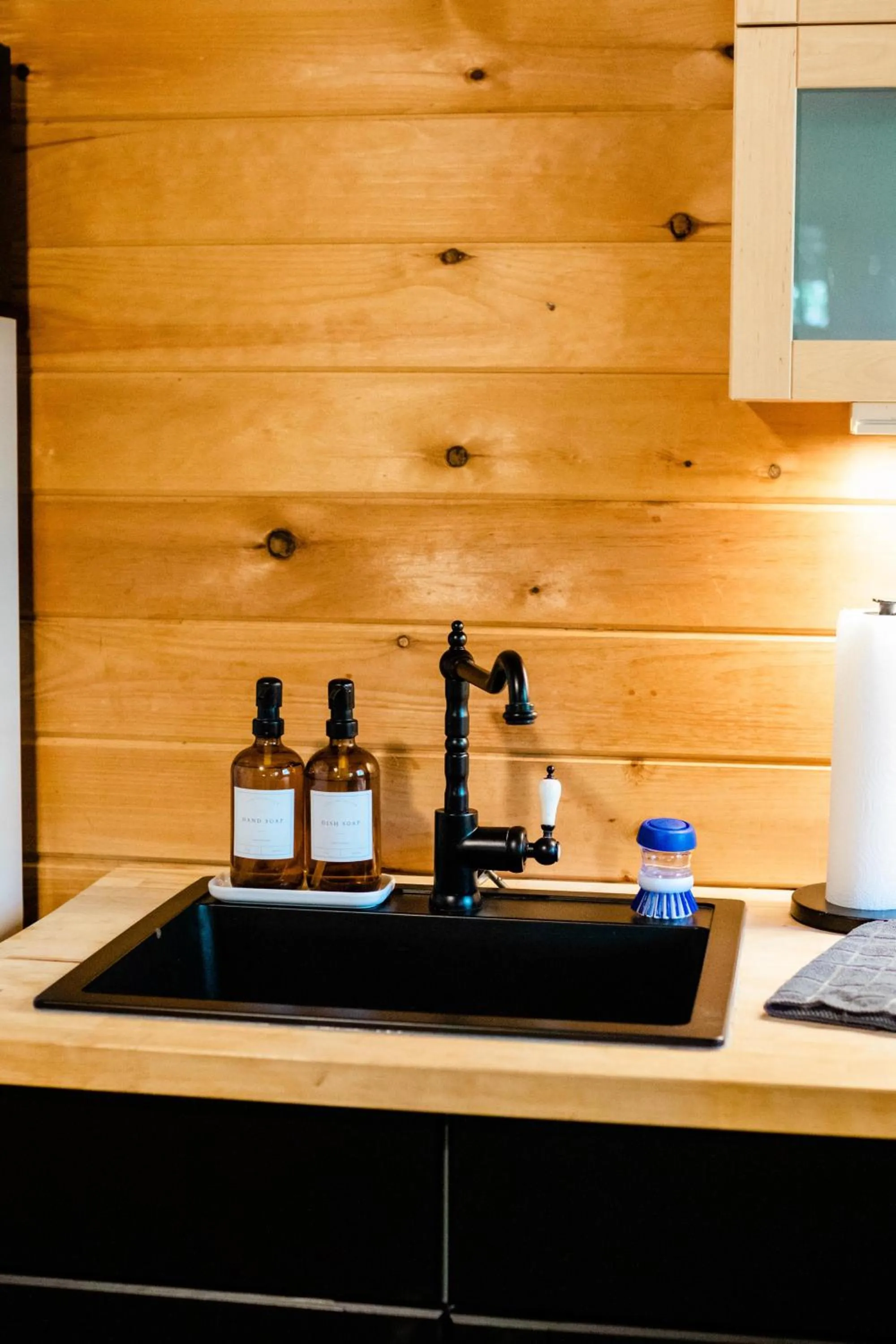 kitchen in Sylvan Valley Lodge and Cellars
