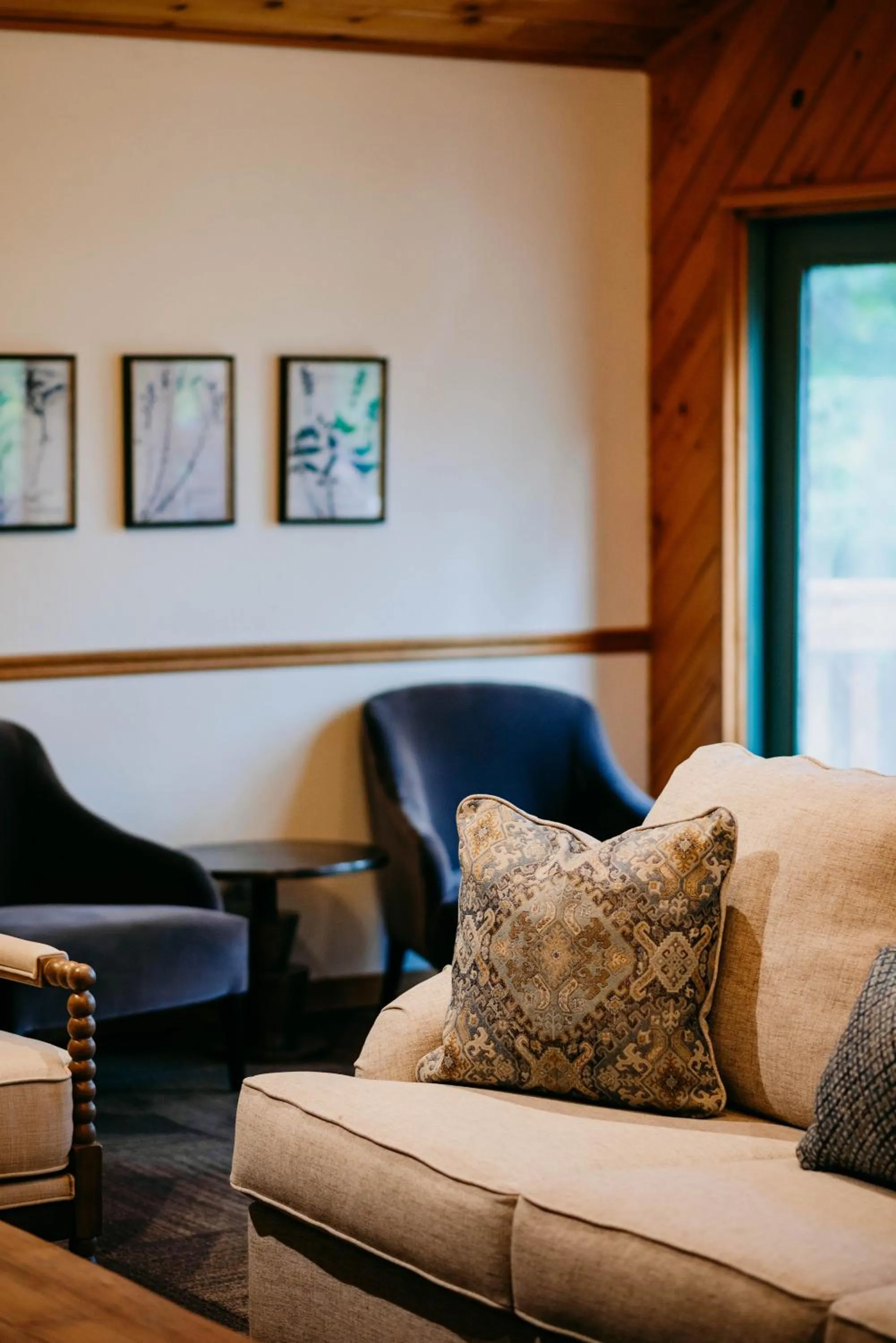Communal lounge/ TV room in Sylvan Valley Lodge and Cellars