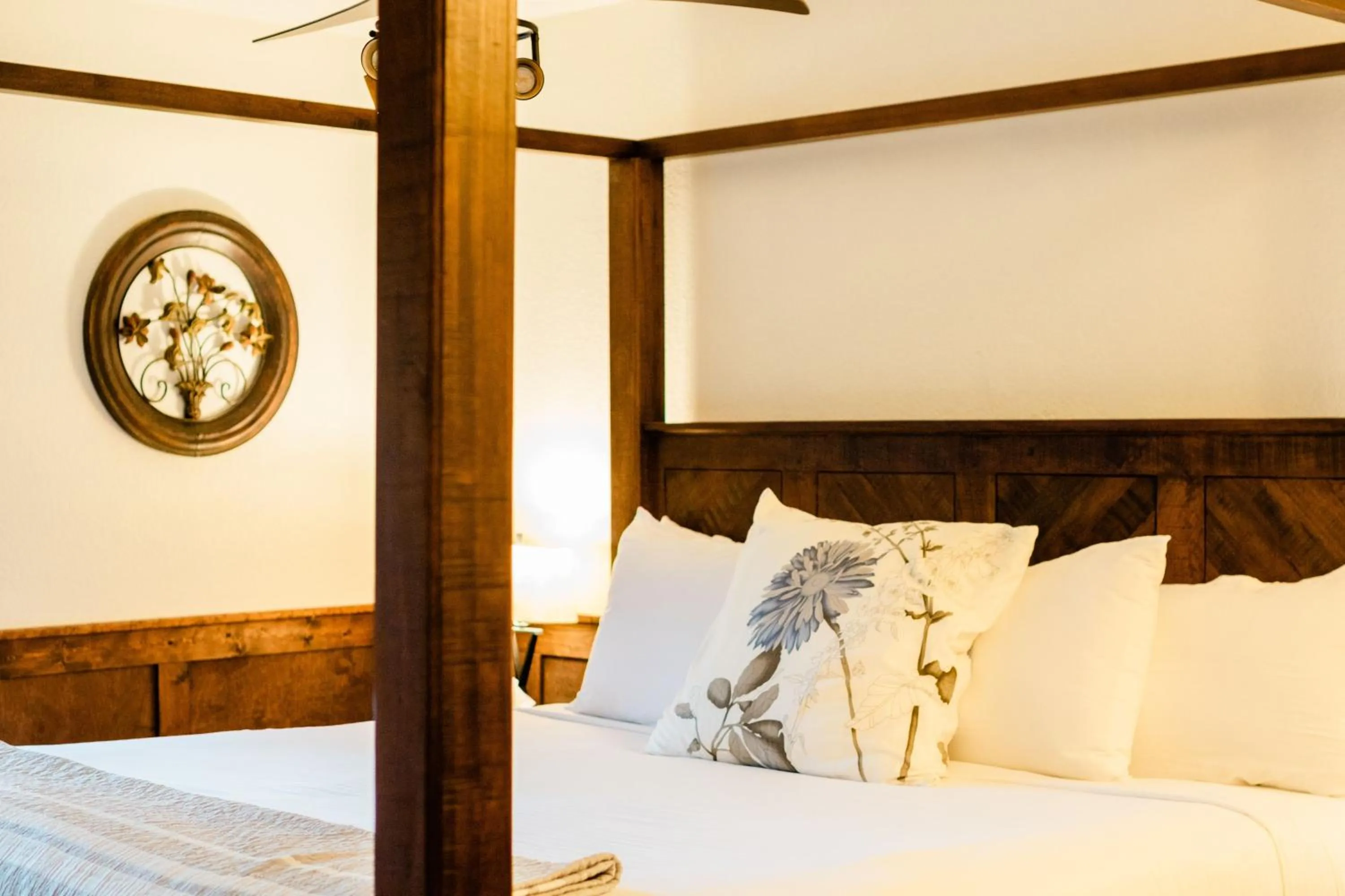 Bed in Sylvan Valley Lodge and Cellars