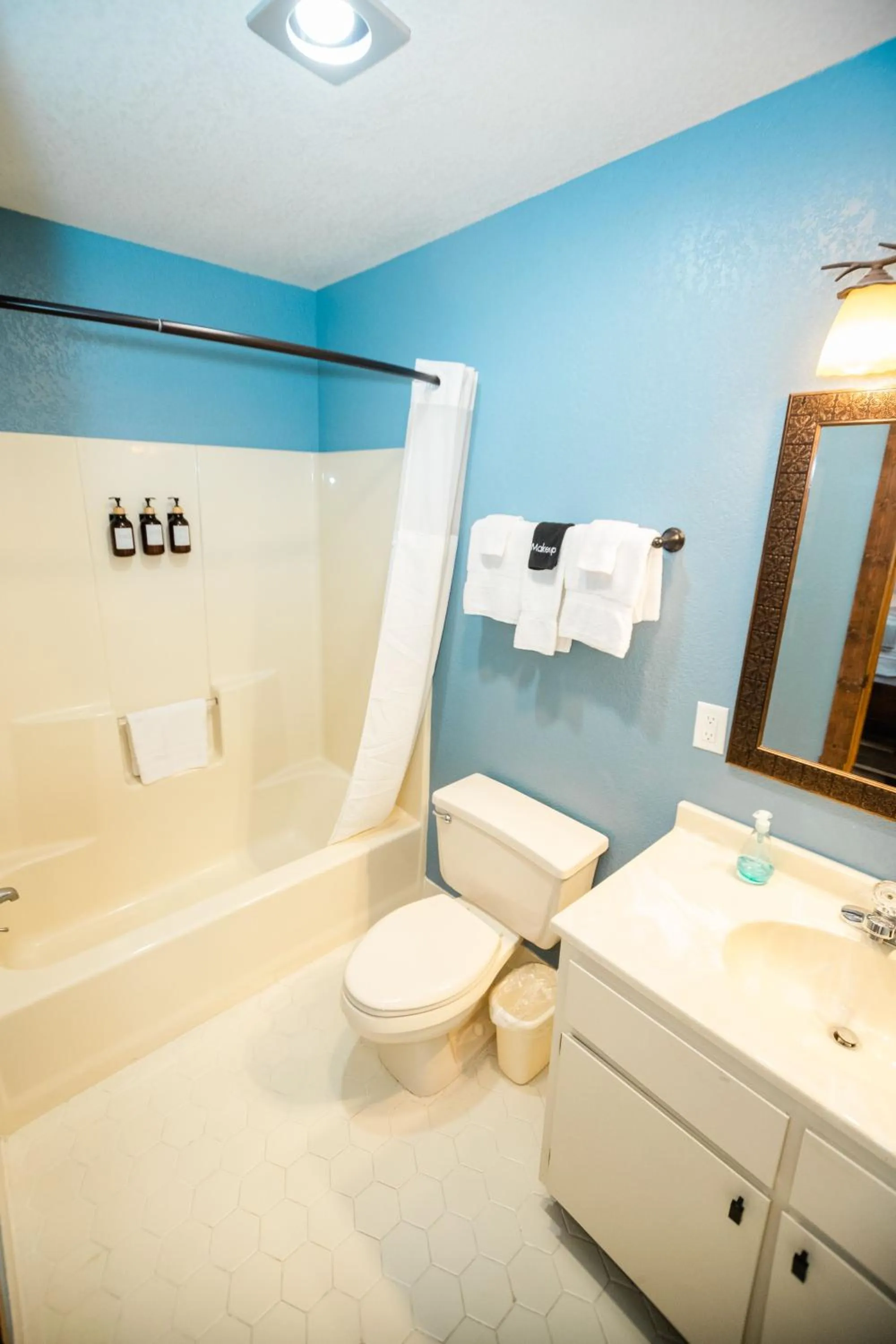 Shower in Sylvan Valley Lodge and Cellars