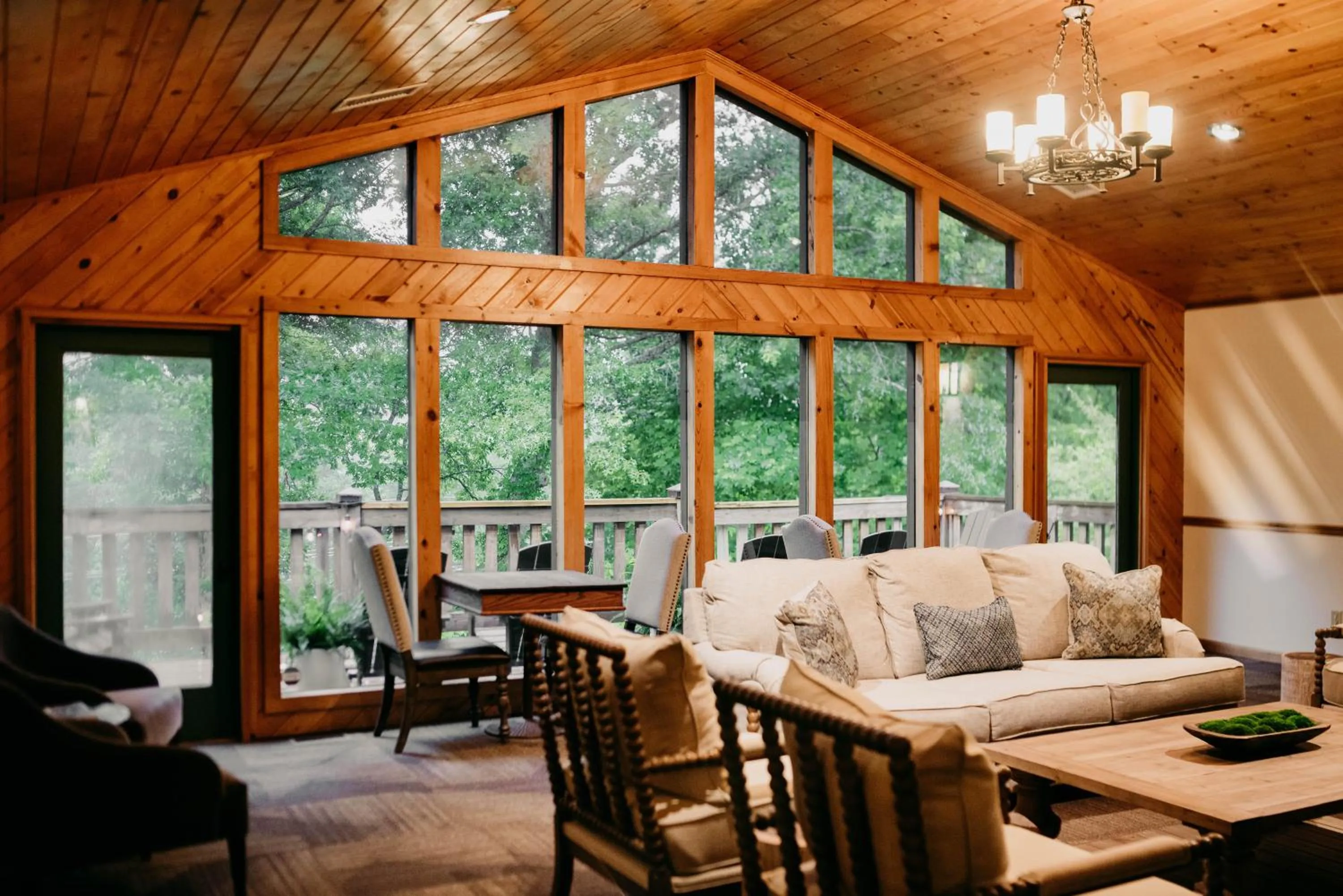 Communal lounge/ TV room in Sylvan Valley Lodge and Cellars