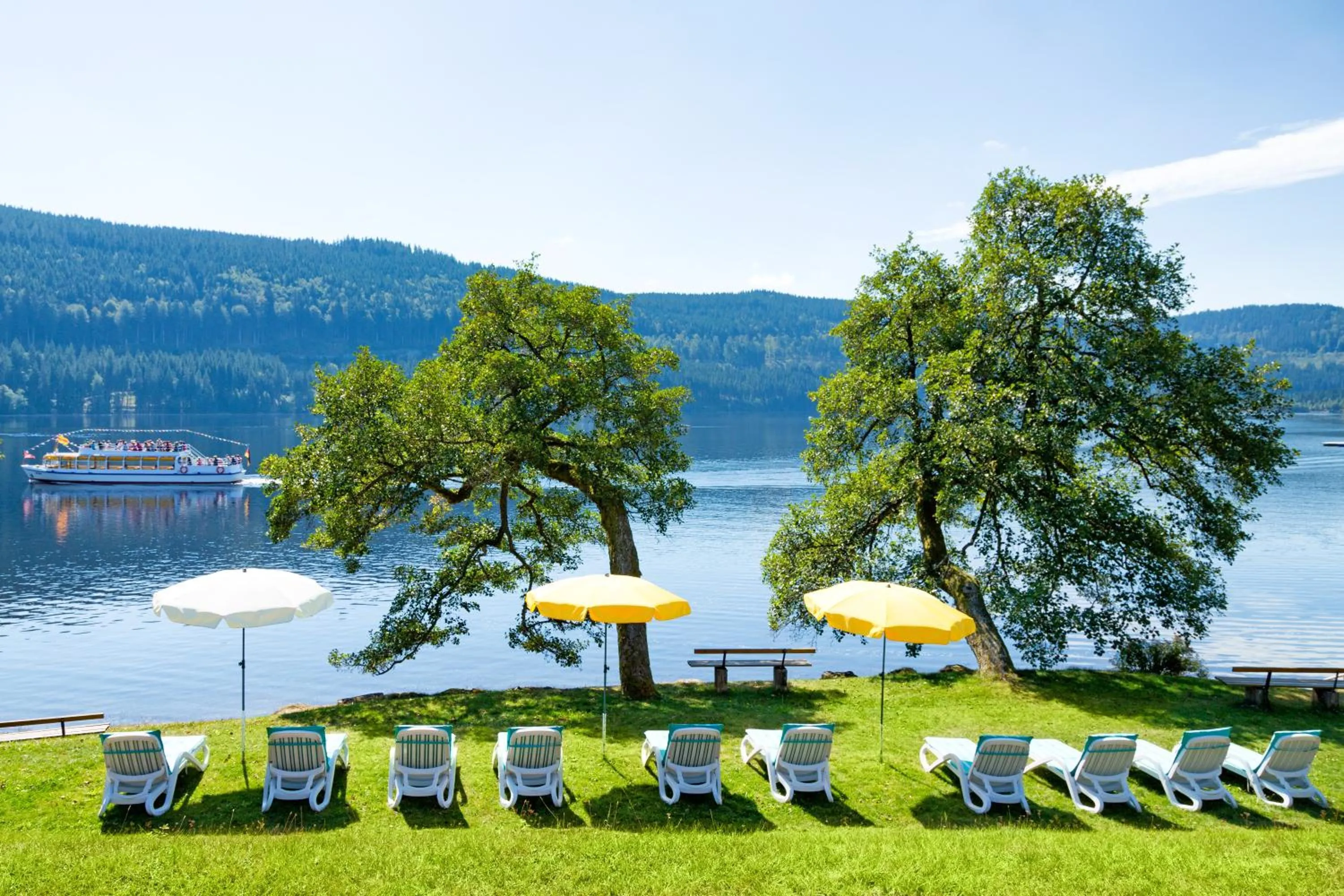 Natural landscape in BRUGGER'S Hotelpark am See