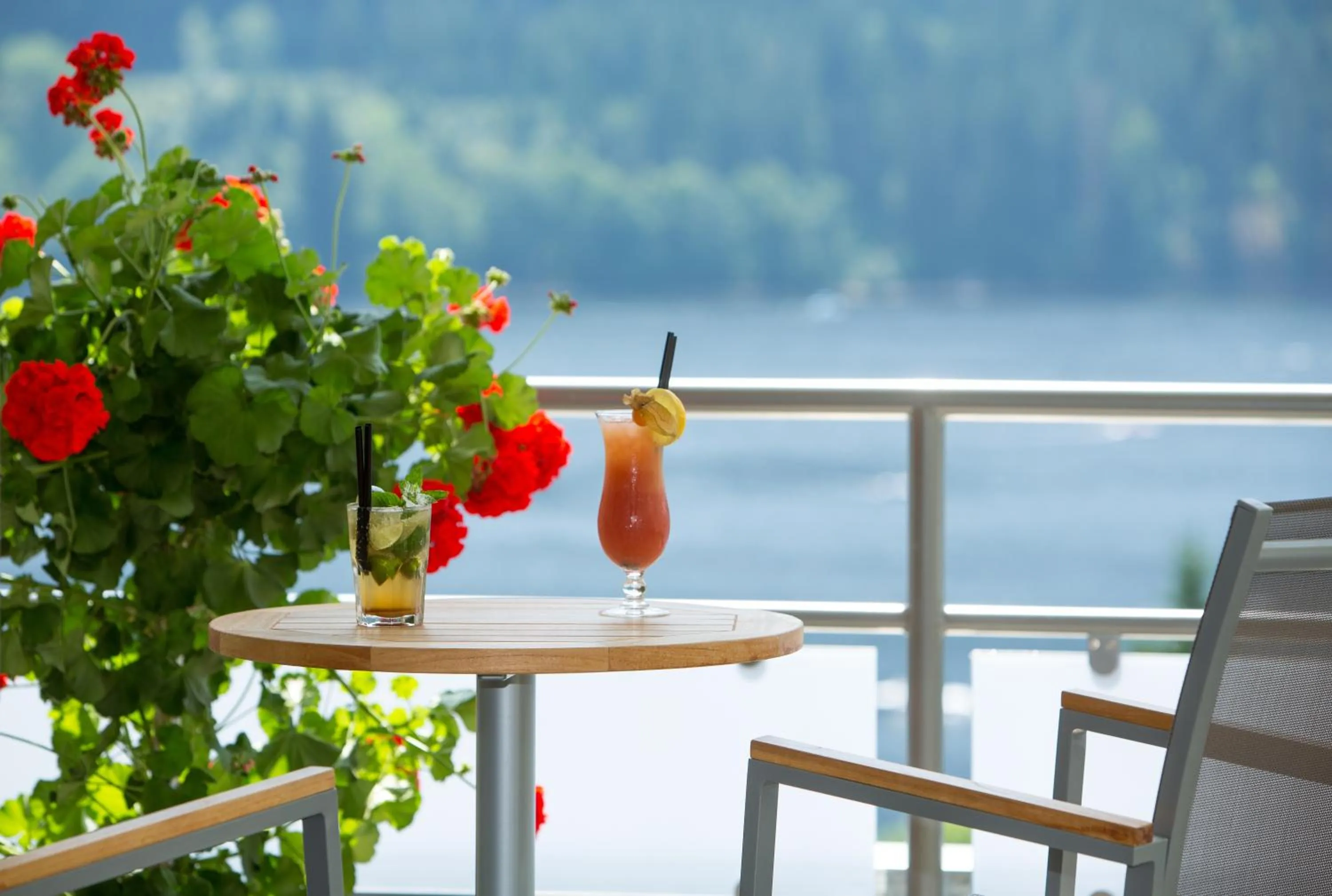 Summer in BRUGGER'S Hotelpark am See