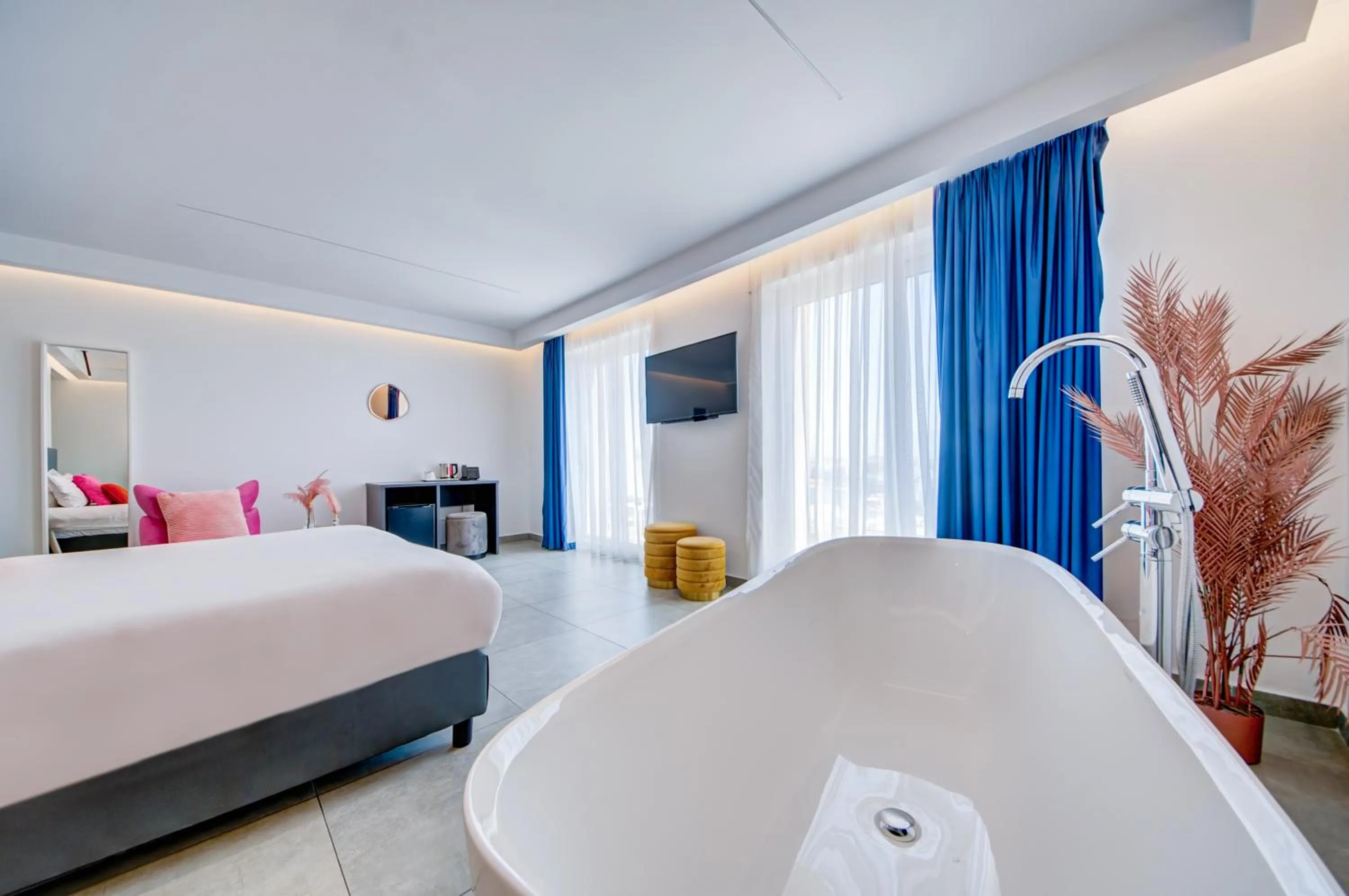 Bed in Flamingo Hotel Malta