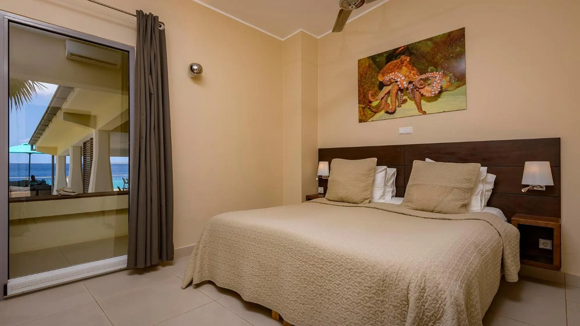 Bedroom, Bed in Thebonairian